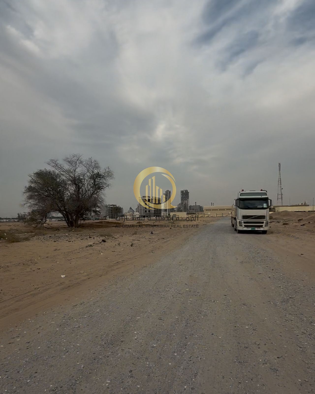 For sale: Residential and commercial land in Al Malha, Sharjah Building Area: 3,000 sq ft Building permit: Ground + 4 repeated floors In an excelle