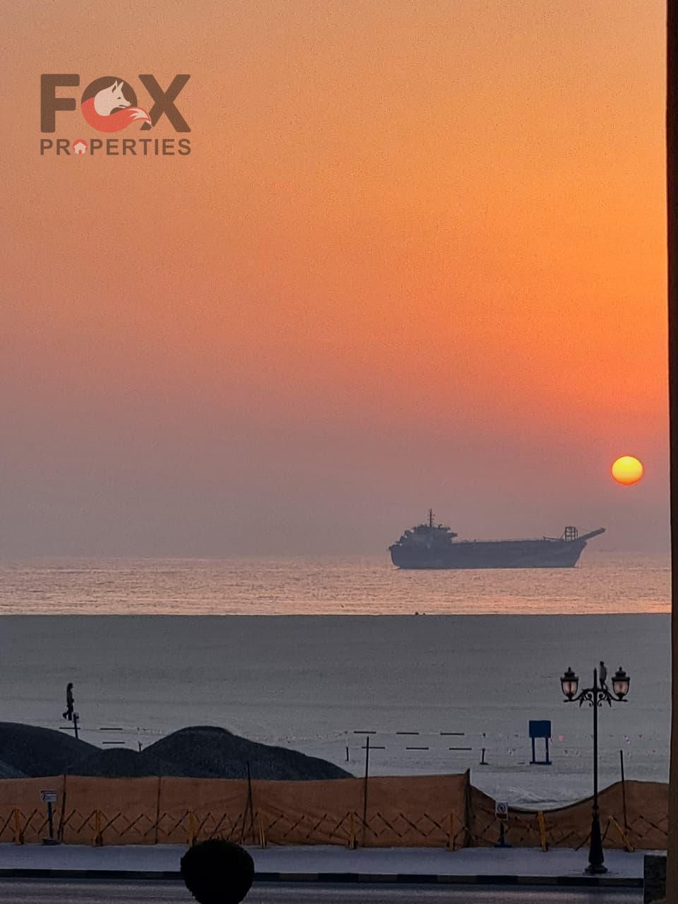 One-bedroom apartment for monthly rent, fully furnished, directly on the sea, with a stunning view and top-quality furnishings.