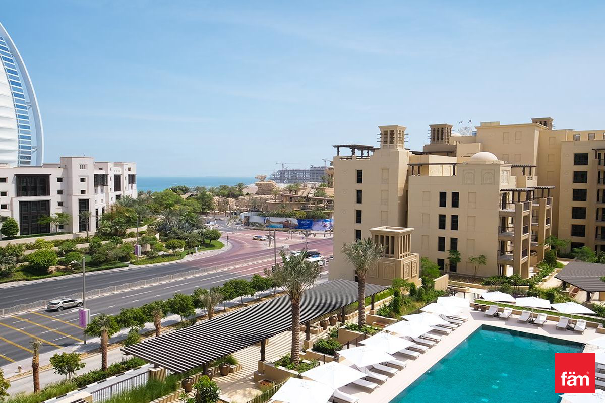 SUNSET VIEW | SPACIOUS LAYOUT | MOTIVATED LANDLORD