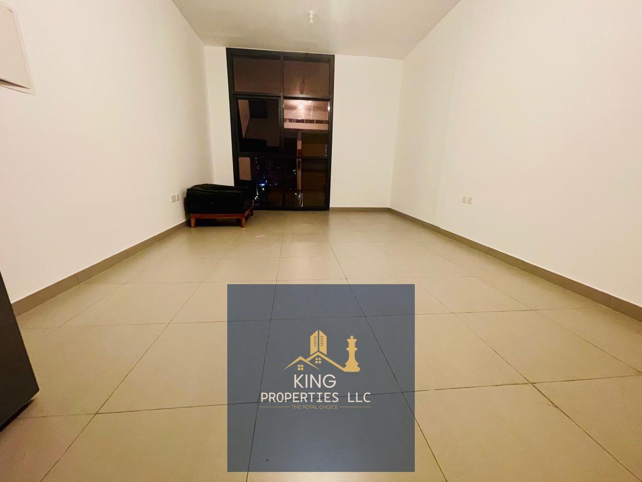 A medium studio is available for rent in Al Mamsha