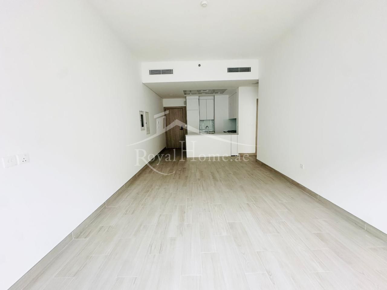 Spacious Apartment|Modern Amenities|Prime Location