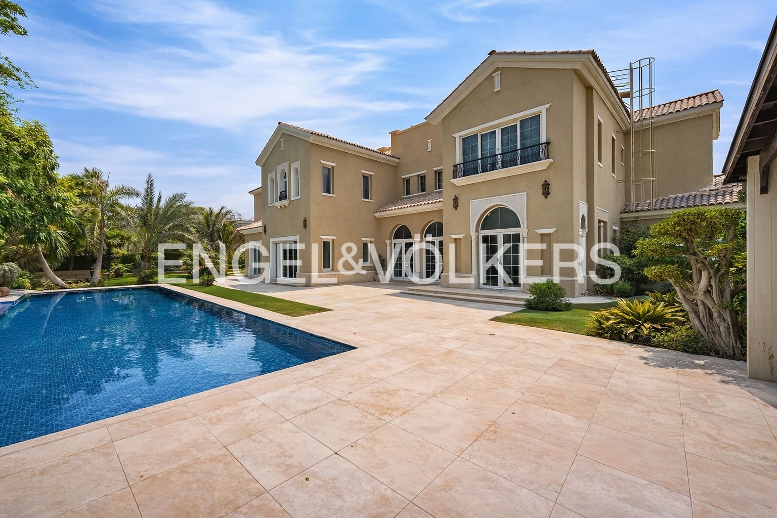 Elegant | Luxury Villa | Huge Plot