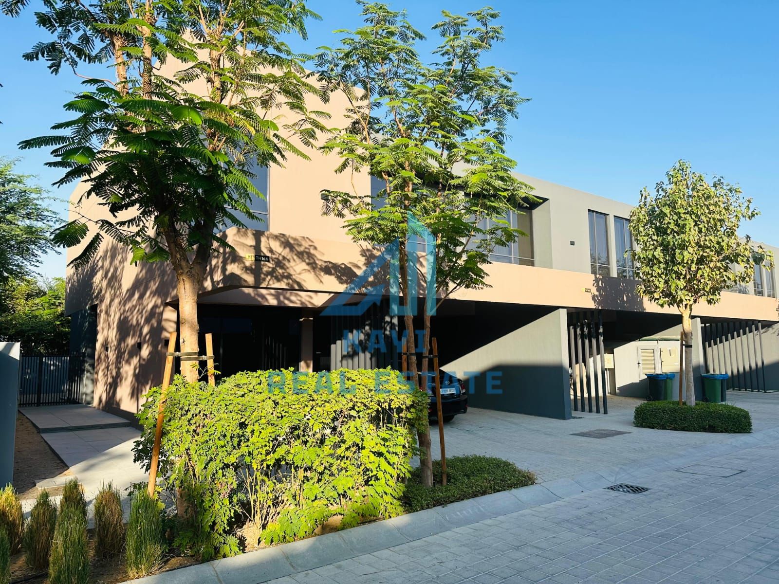 Spacious 4 Bedrooms + Majlis Townhouse | Landscaped Garden & BBQ
