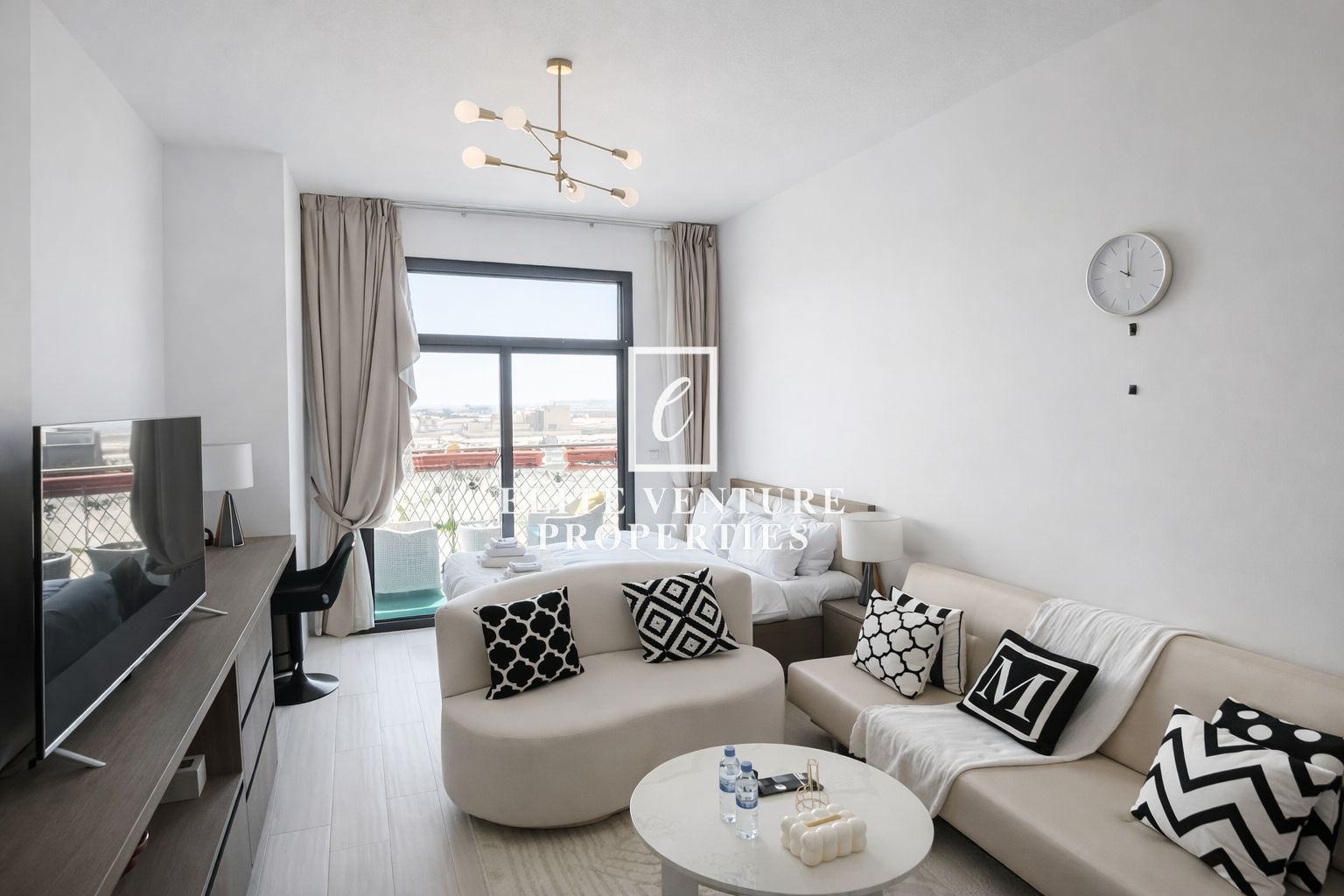 STUDIO | SPACIOUS APARTMENT | PRIME LOCATION