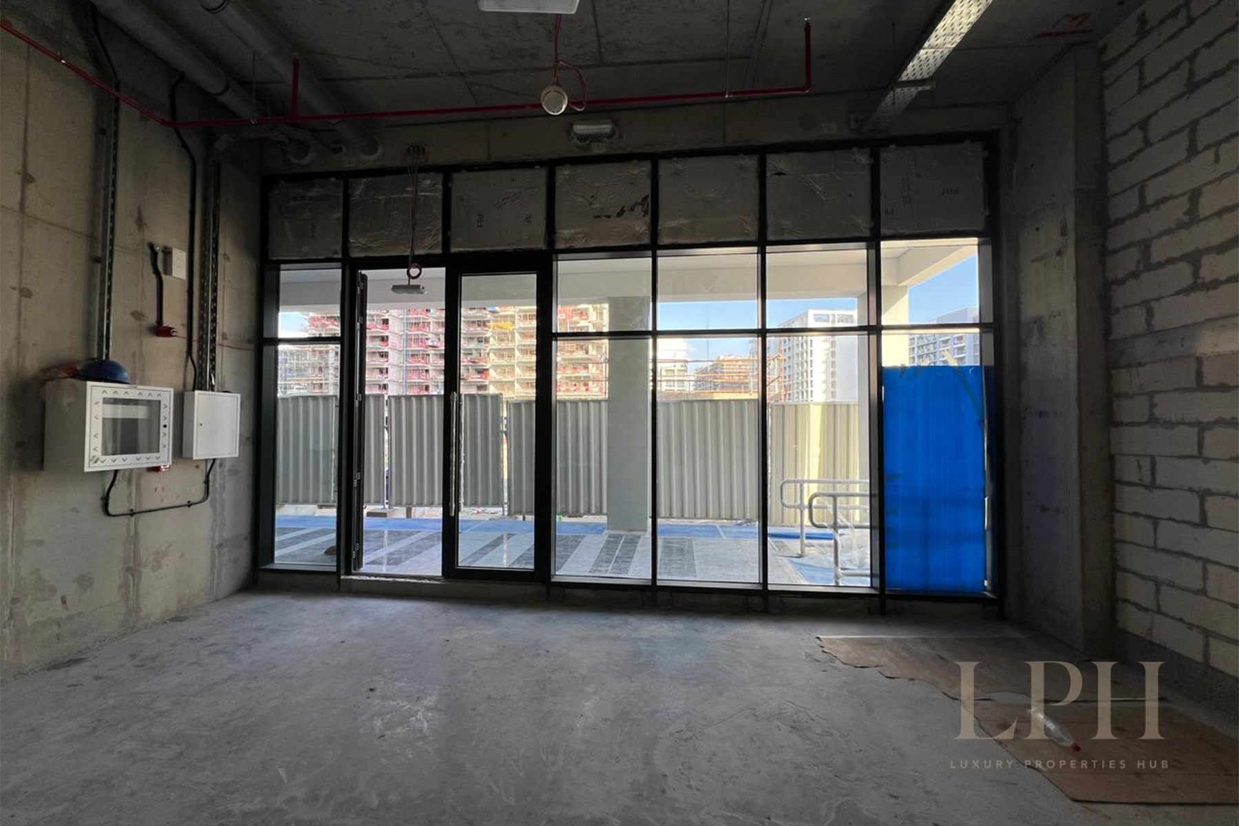 High-End Retail | Prime Location | Direct access