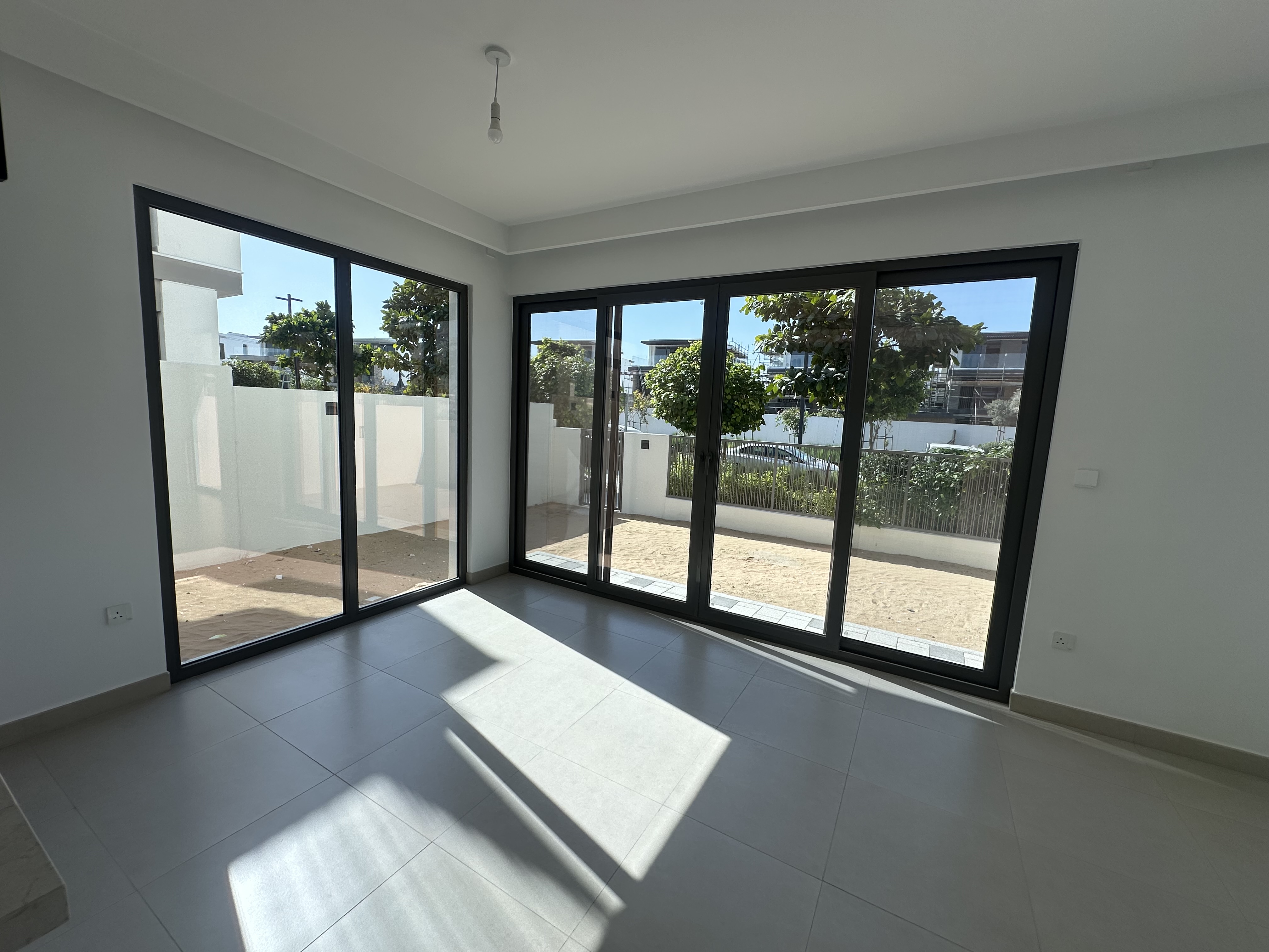Brand New | Single Row | 4BR Twin Villa