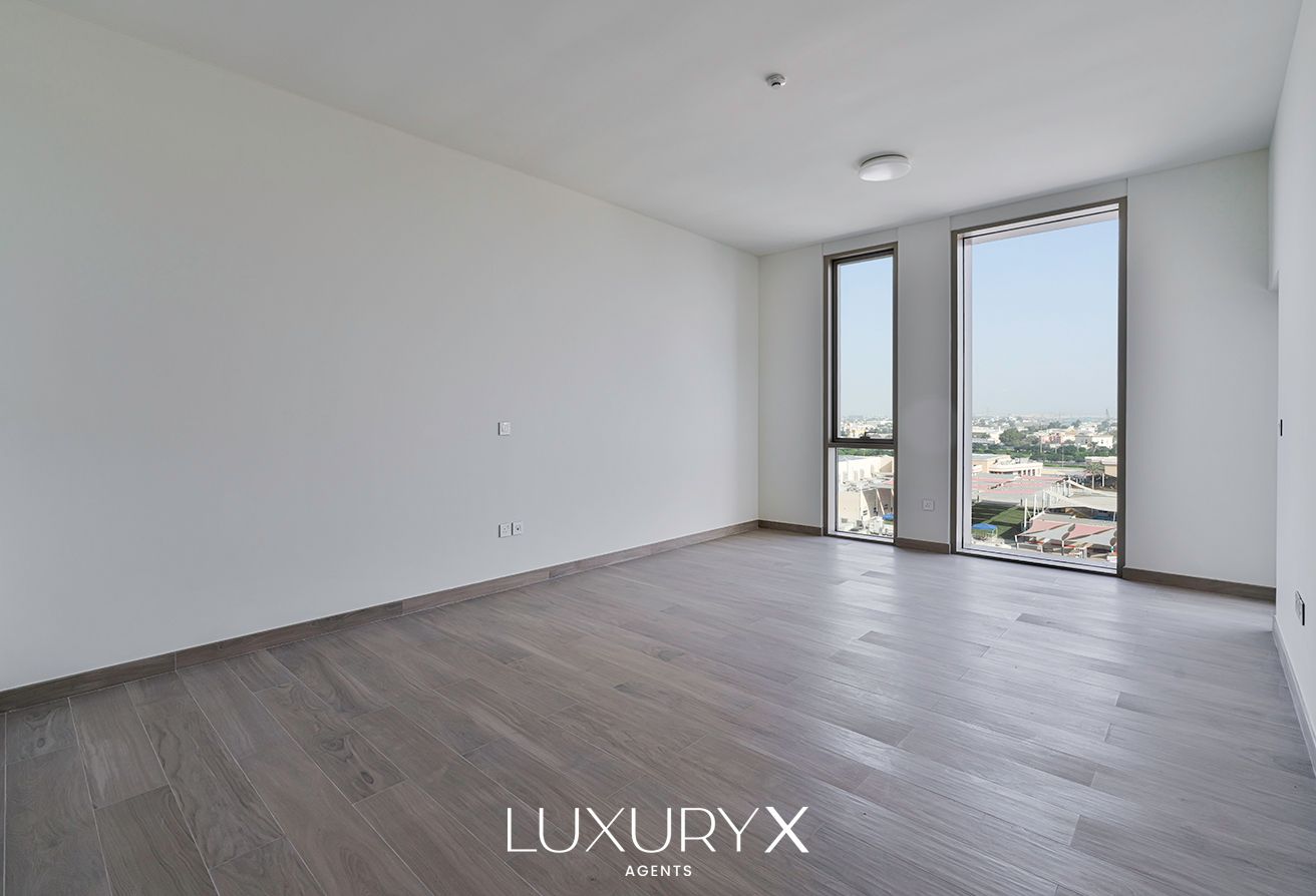 Common Area + Golf View | Vacant | Modern Units