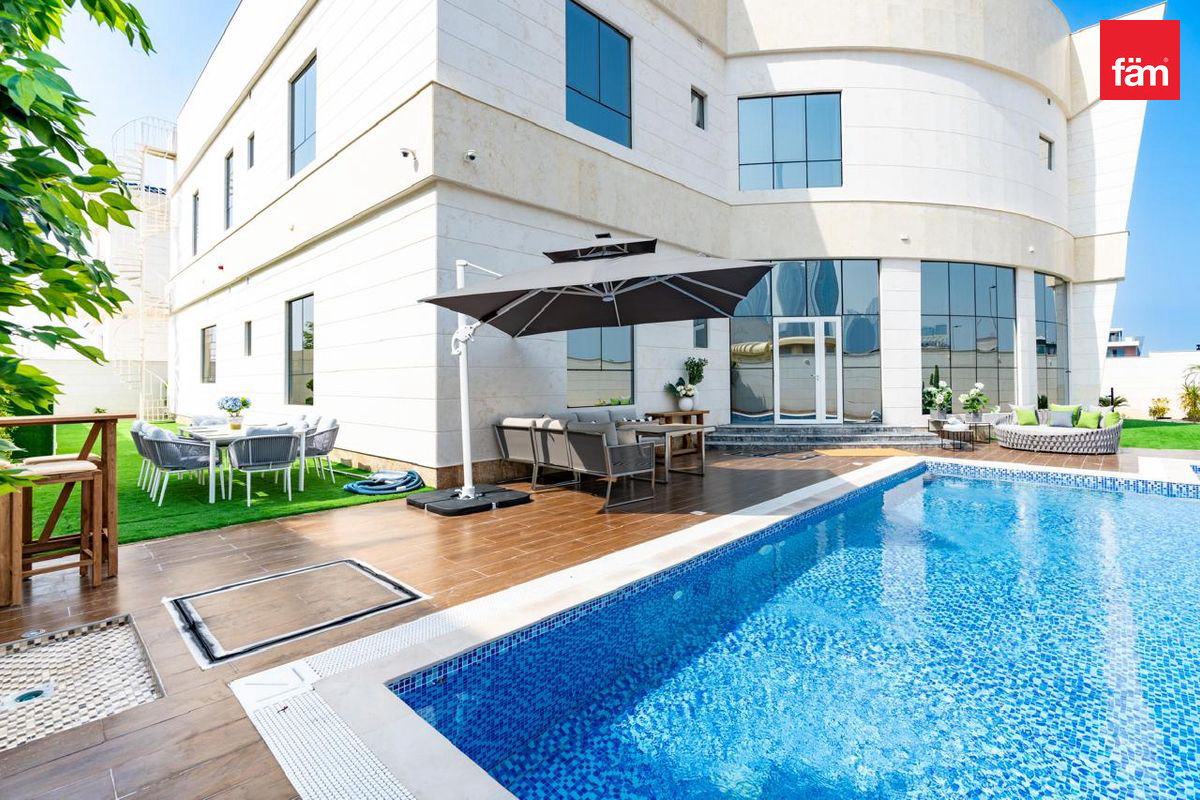 Prime Al Wasl Villa | Large Plot | Skyline Views