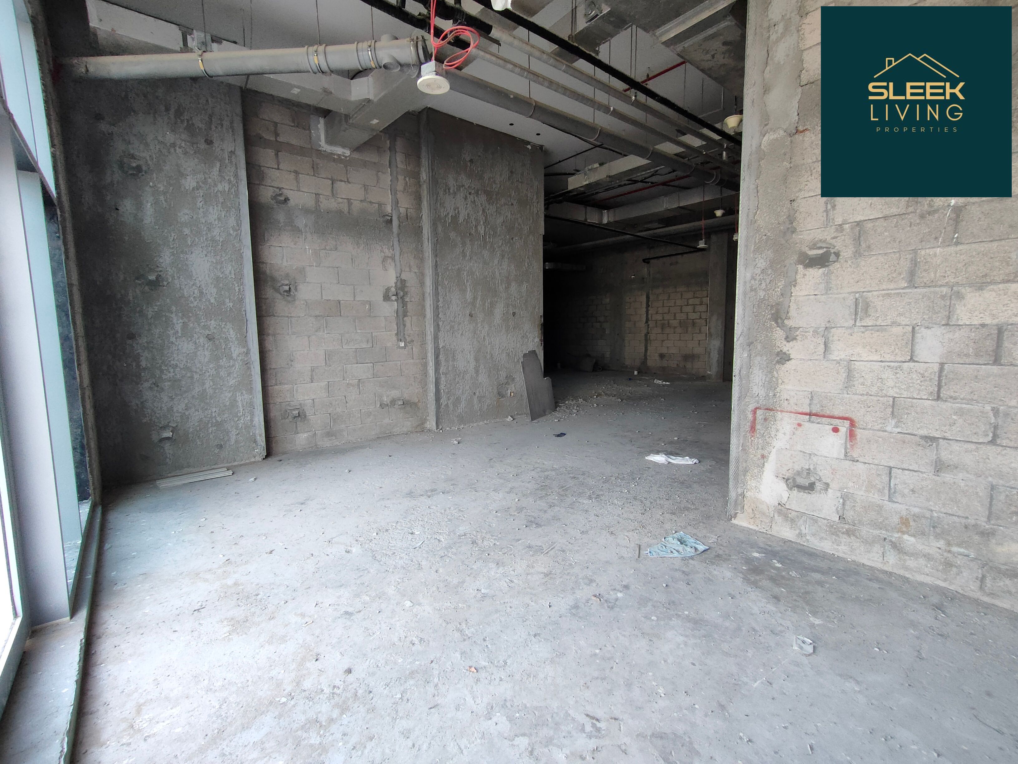 High Exposure | Main road outlet | Multiple Options