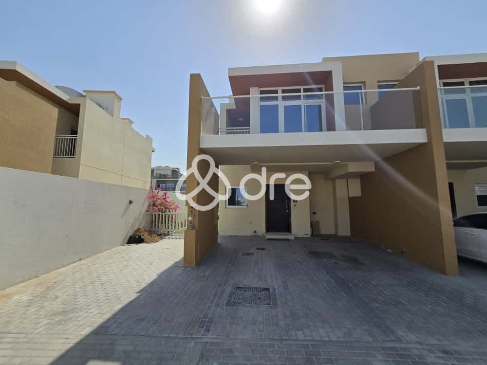 Single Row | Corner Unit | Huge Plot