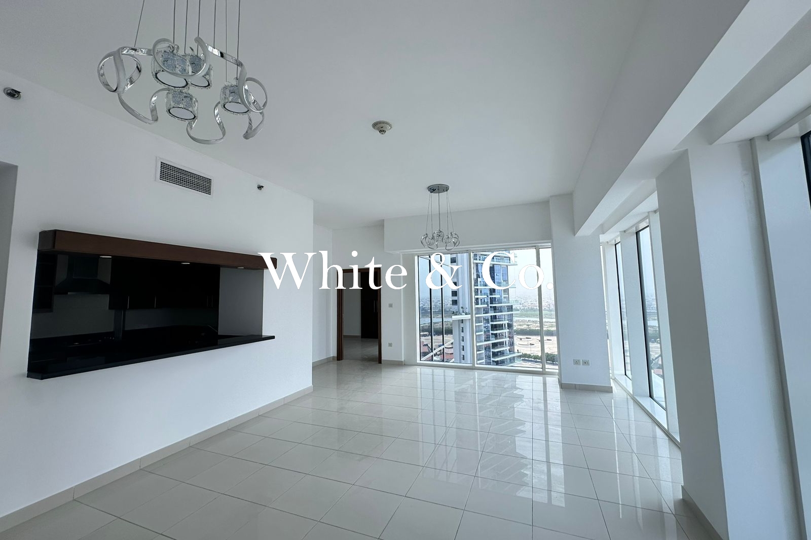 CANAL VIEW / SPACIOUS UNIT / LOW FLOOR