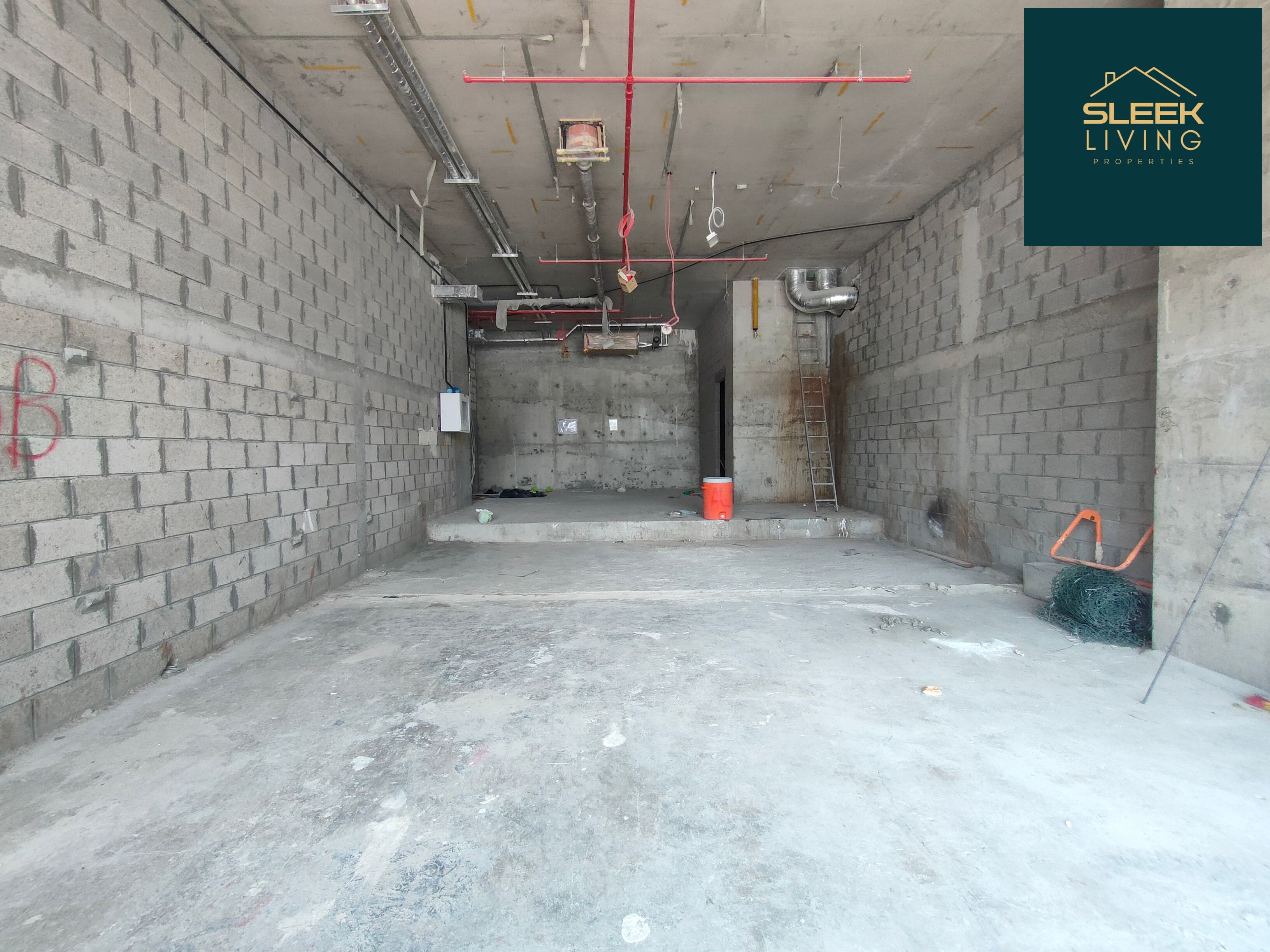 High Exposure | Main road outlet | Multiple Options