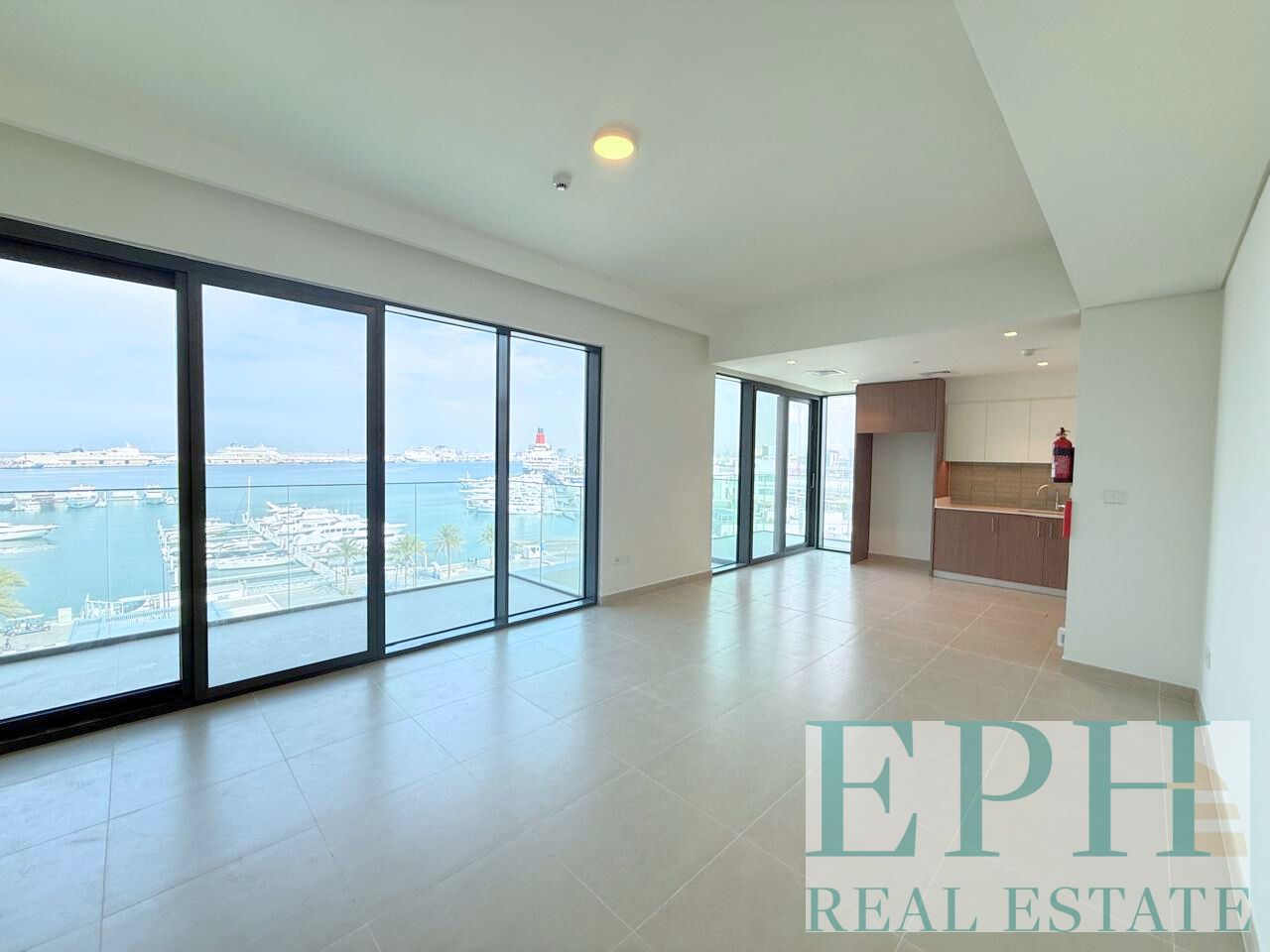 MID FLOOR | CANAL POOL VIEW | VACANT | SEA VIEW