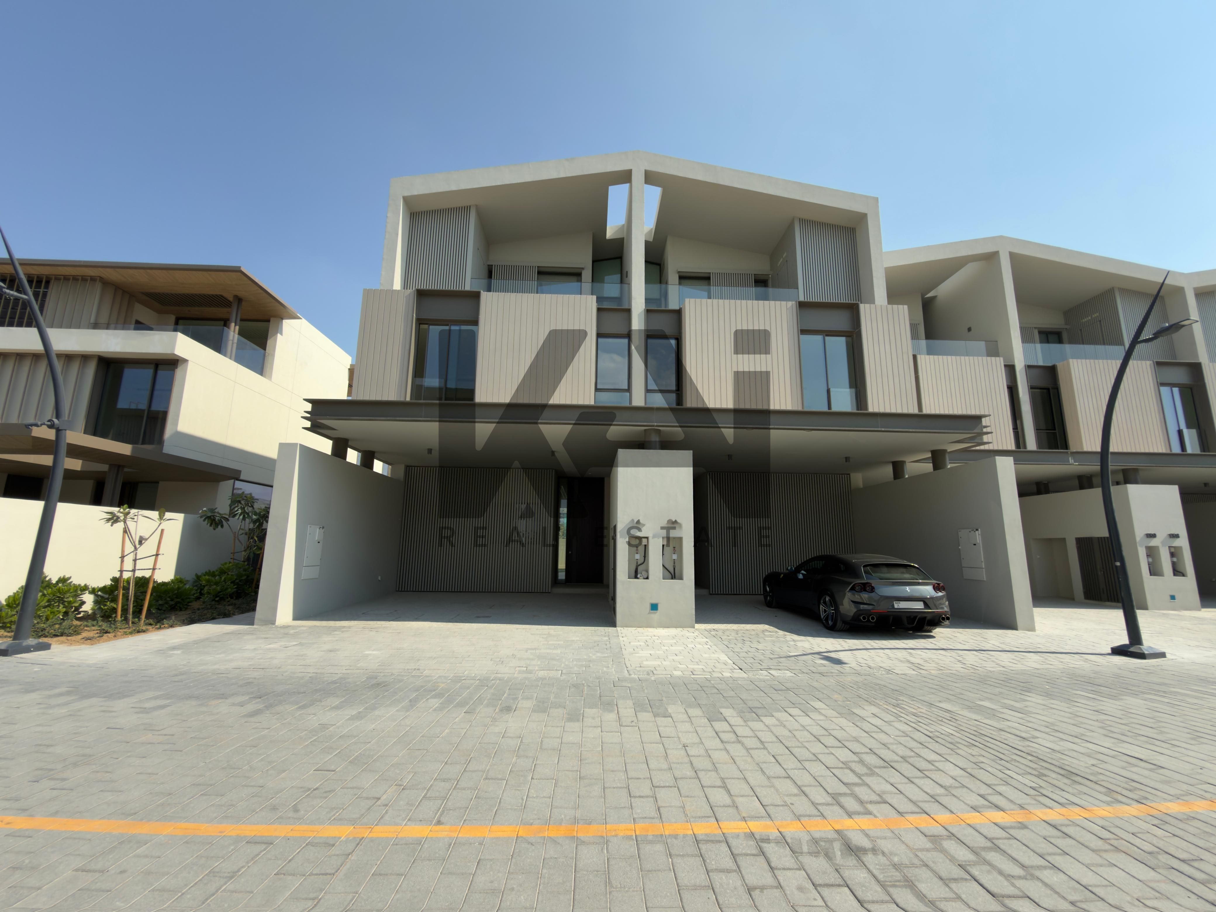 Large Plot | Corner Unit | Brand New