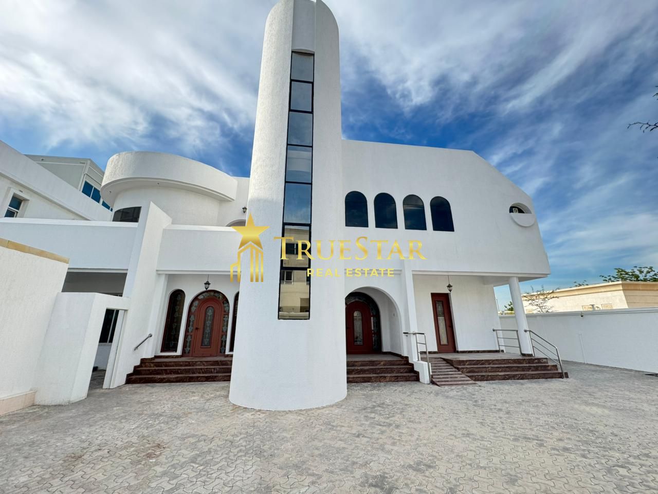 ON THE BEACH 5BR MAIDS DRIVER PRIVATE GARDEN INDEPENDENT VILLA