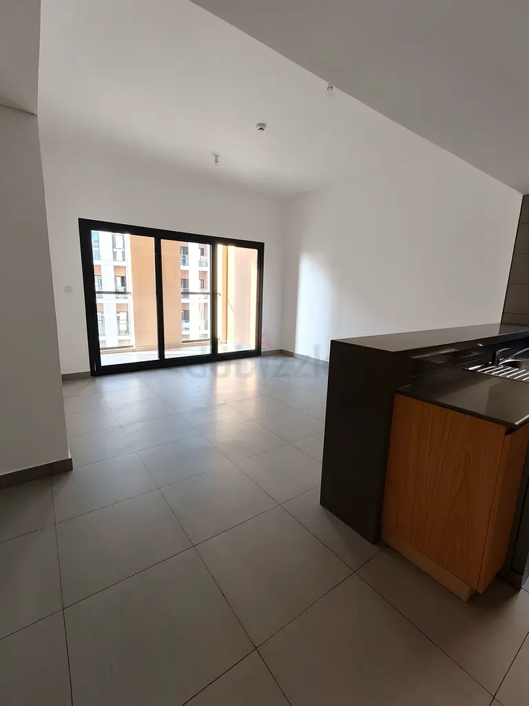 Large Corner 1BR on Main Road
