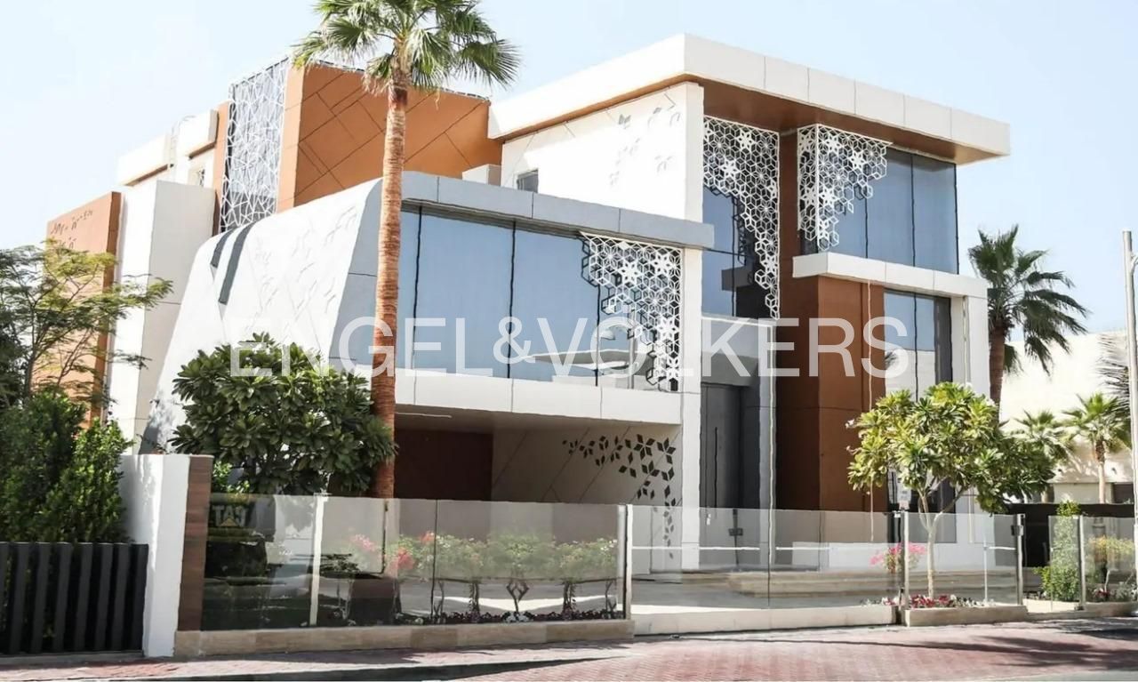 Custom Built Villa | Ample Space | Billionaire Row