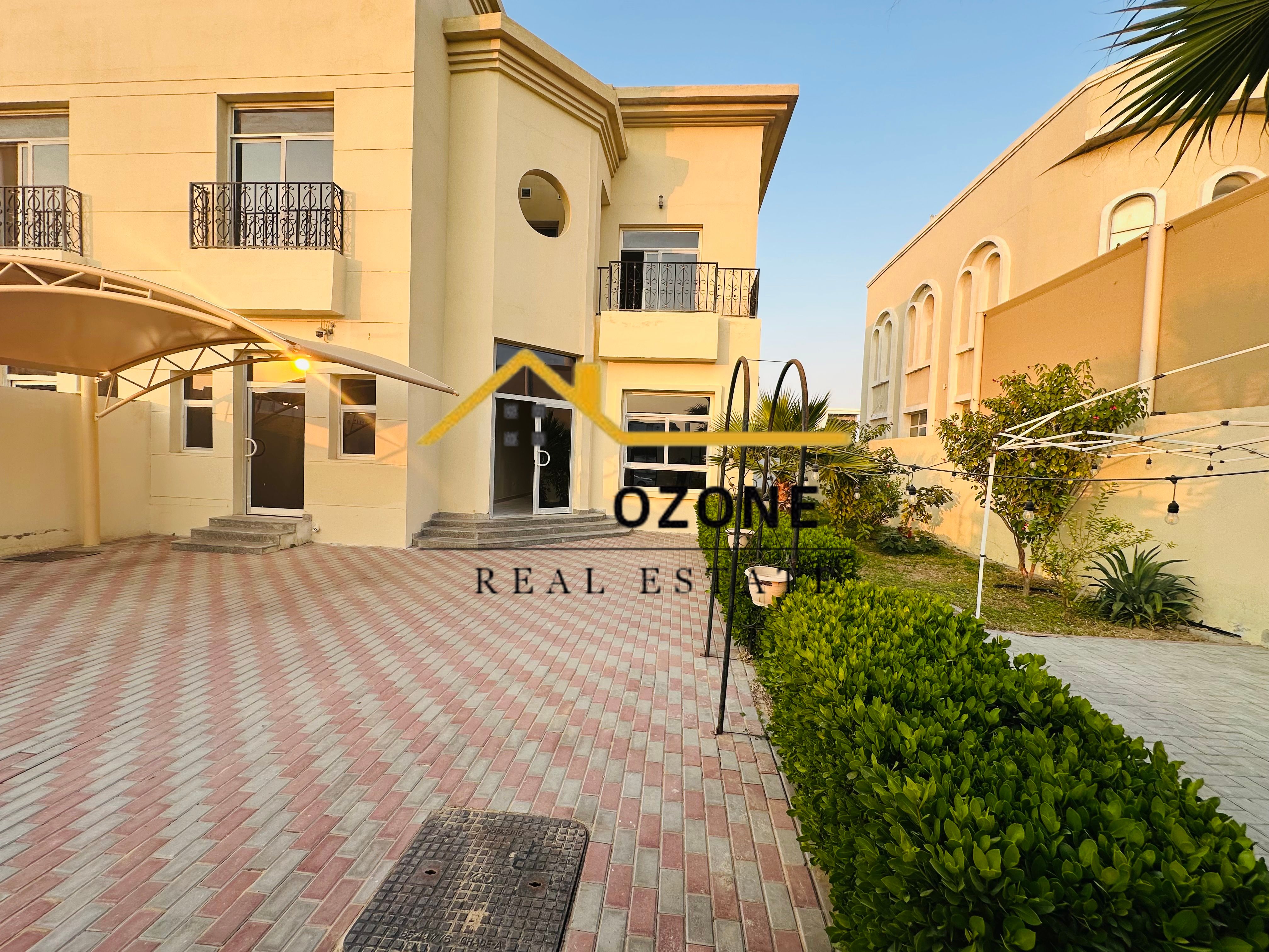 Specious 4-Bedroom Villa\^Balconies\*Majlis\*Maid Room