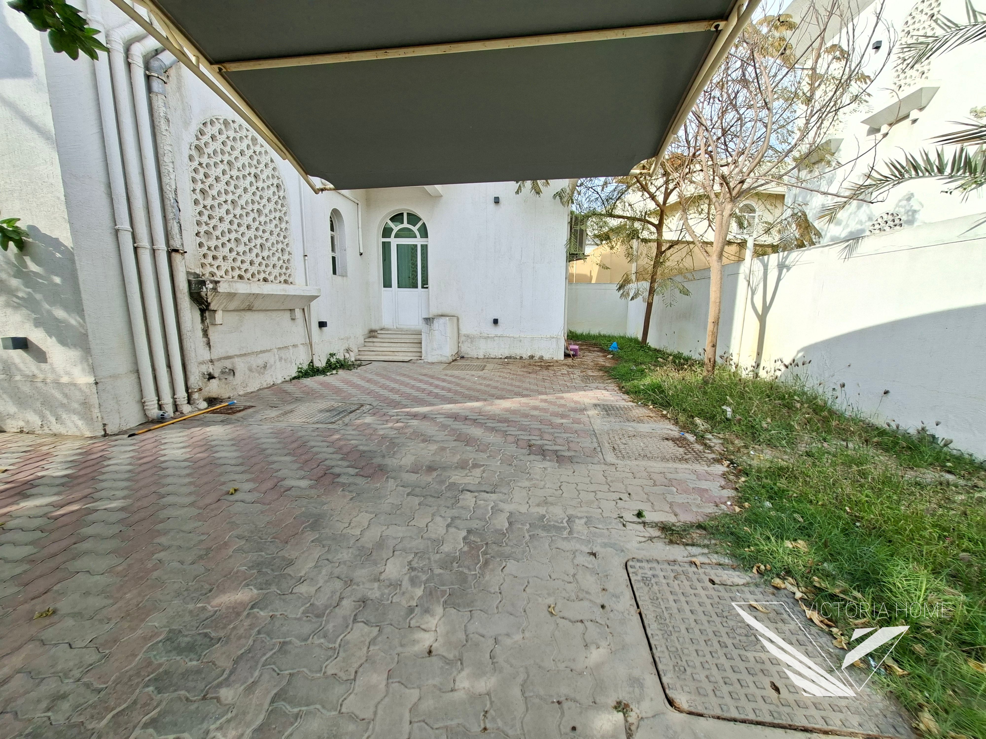 Close to beach Spacious 5 BHK Villa balcony wardrobes master bedroom Cantrell ac just 110k