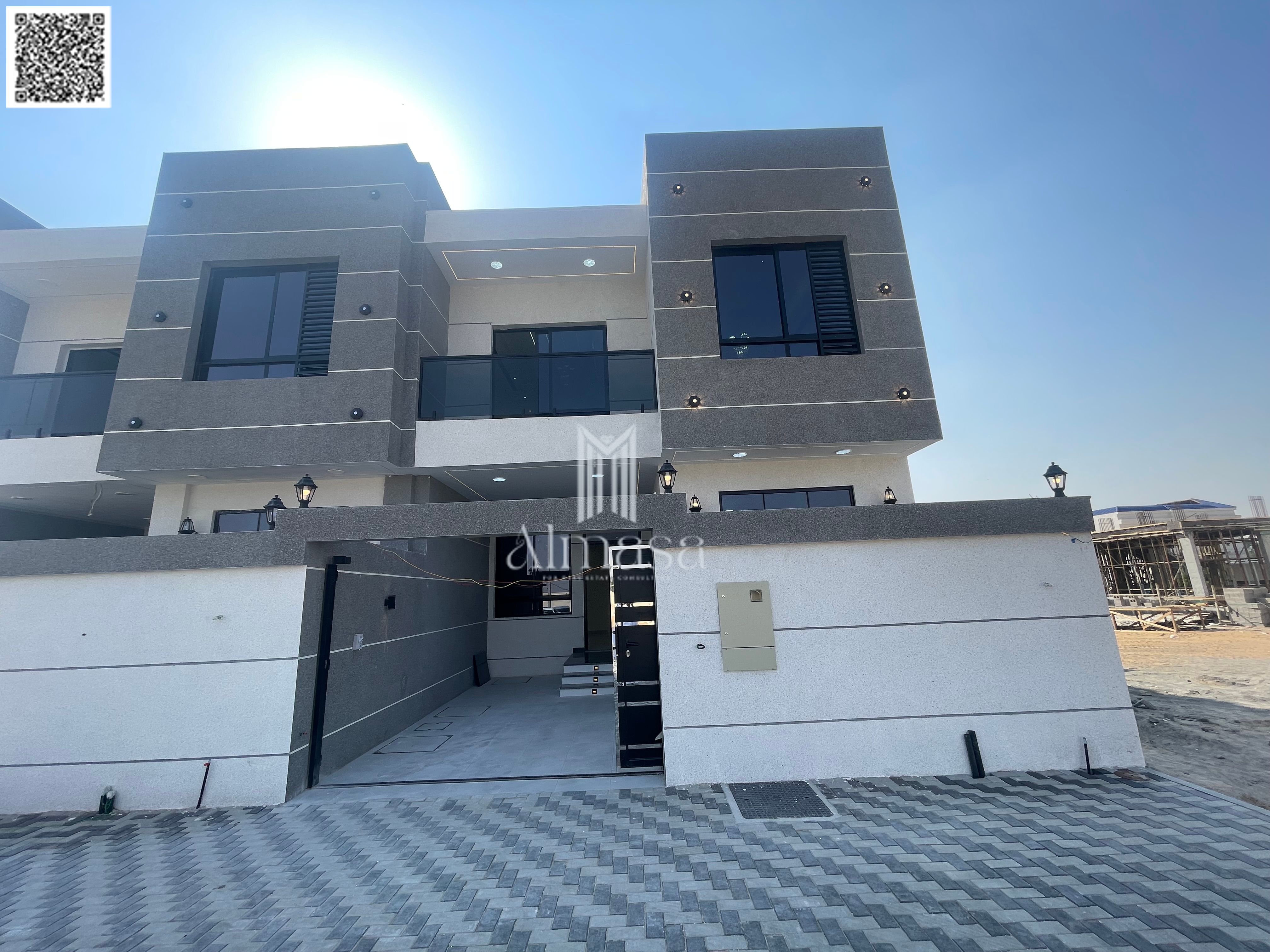 Luxury 5-Bedroom Townhouse with Roof and Majlis