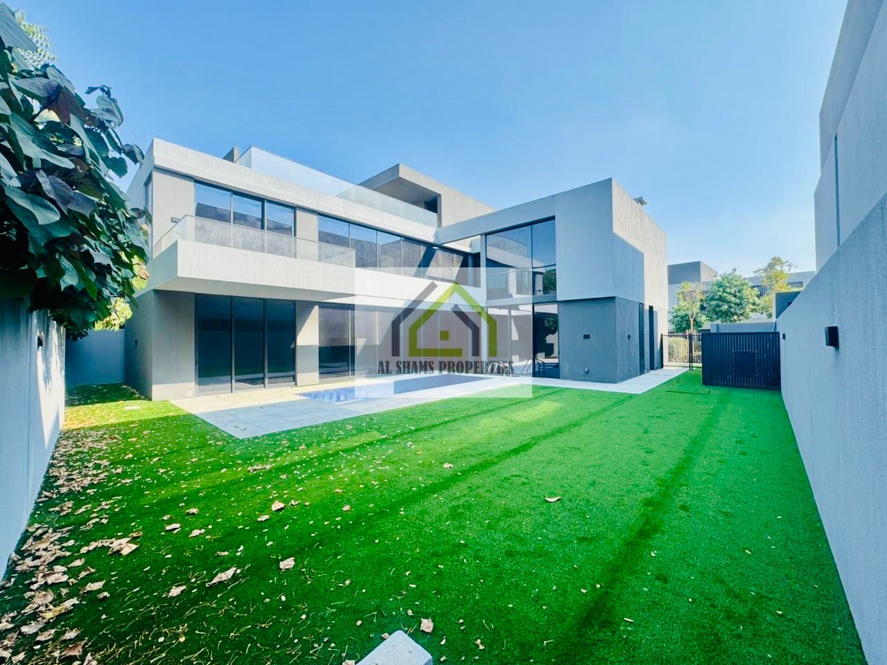 5BR Villa With Private Swimming Pool Gated Community