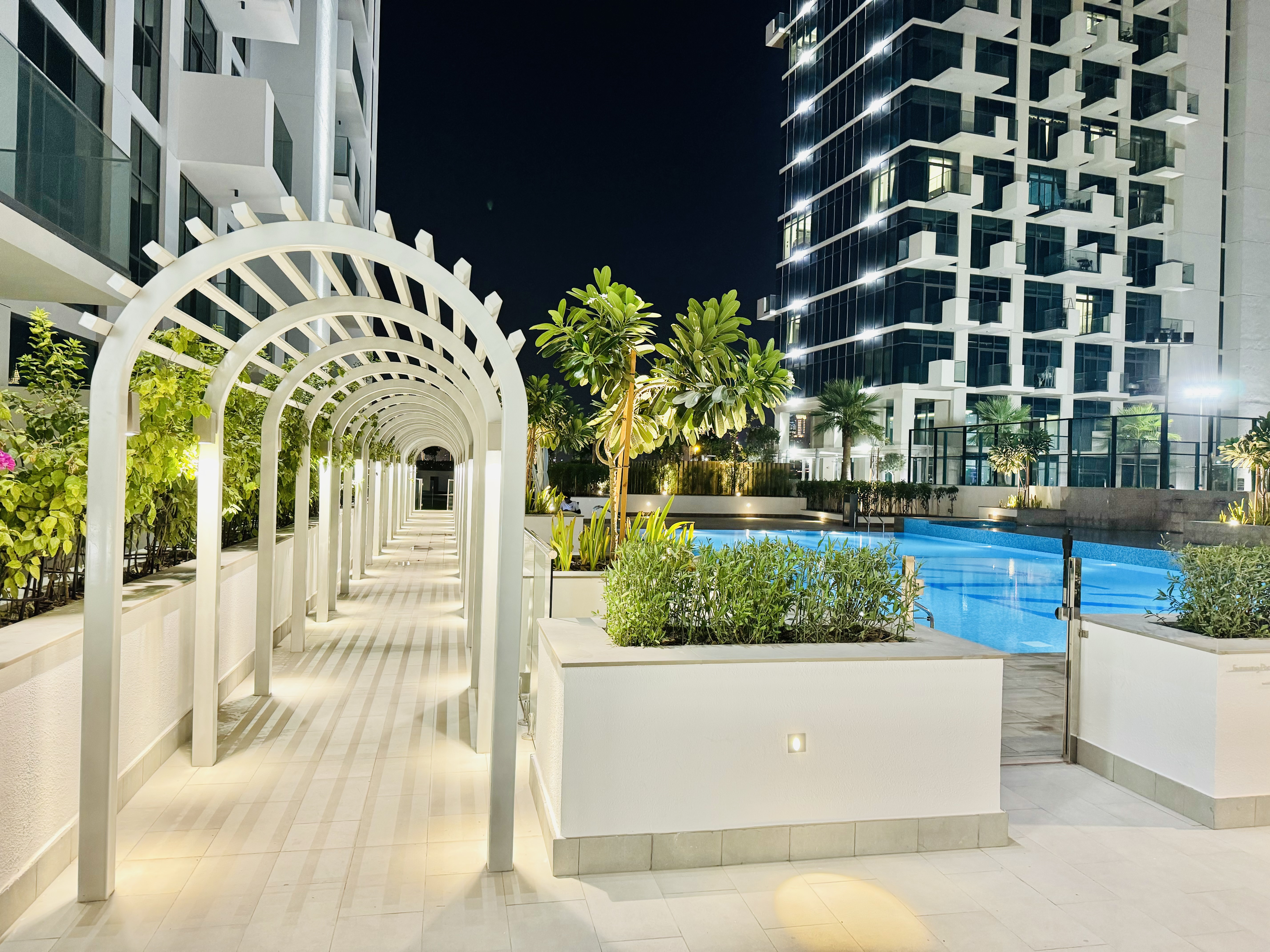 Modern Design 1BR Apartment with Amazing View // Ready to Move