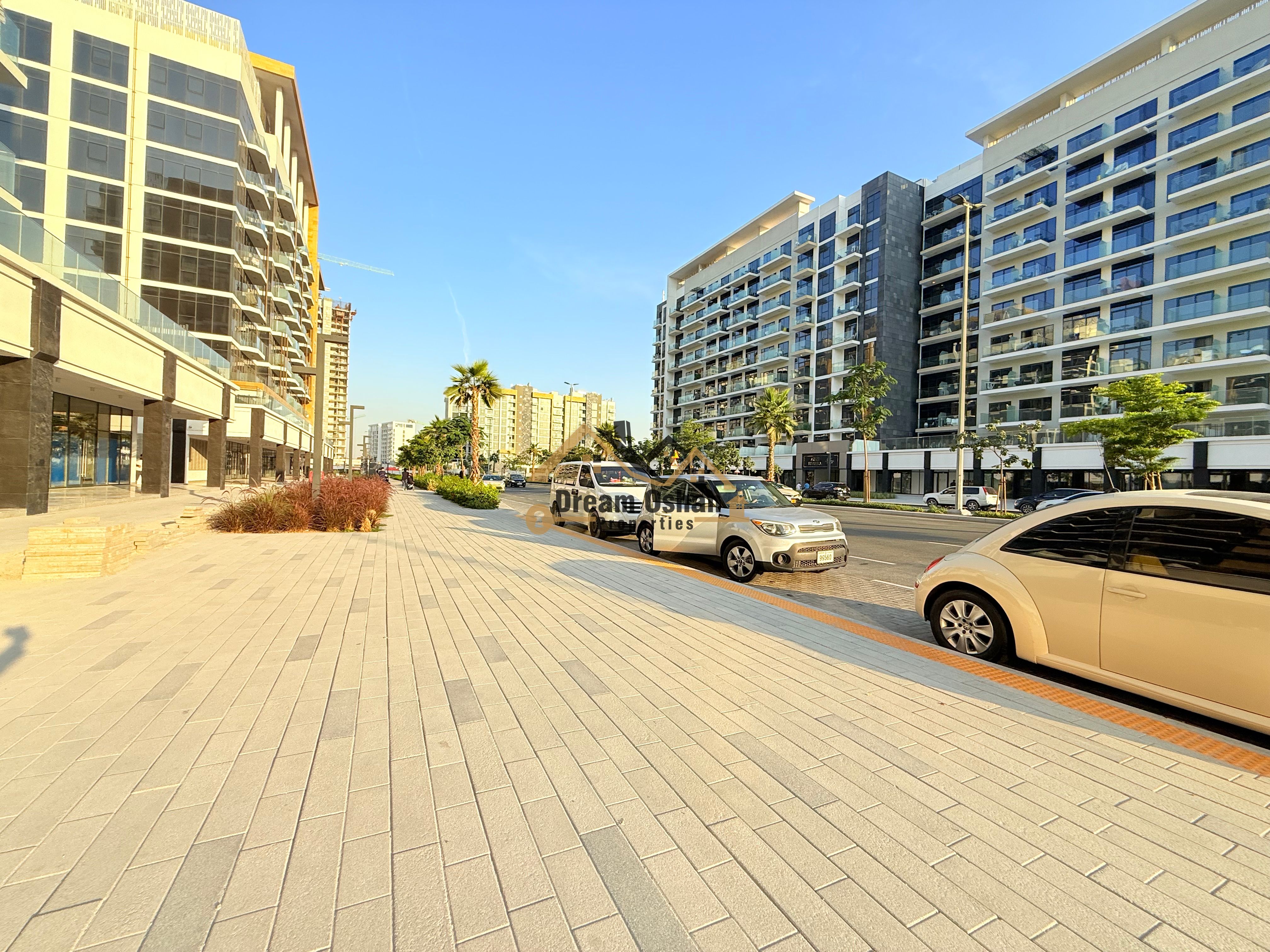 High-Profile Boulevard Shop | Main Street Facing | Prime & Visible