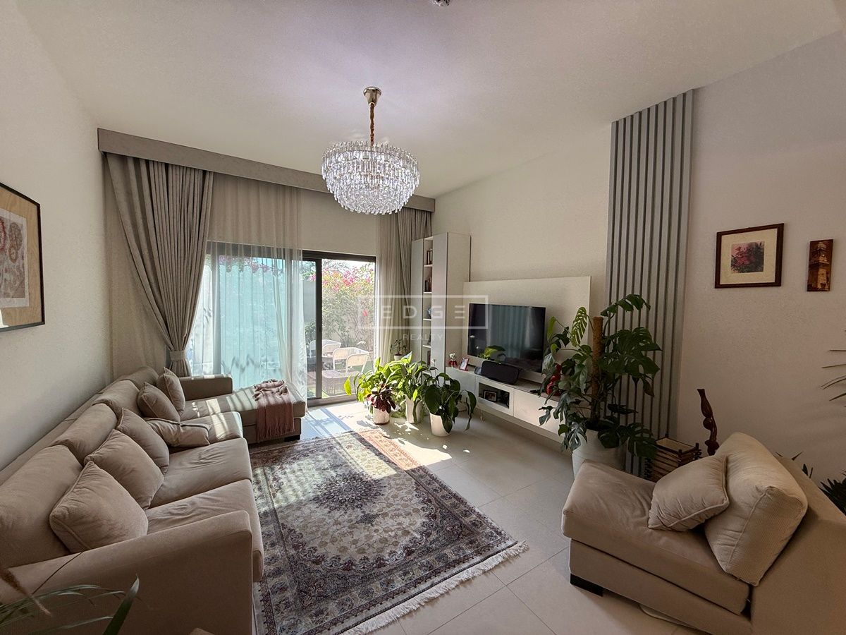FURNISHED | SINGLE ROW | VOT