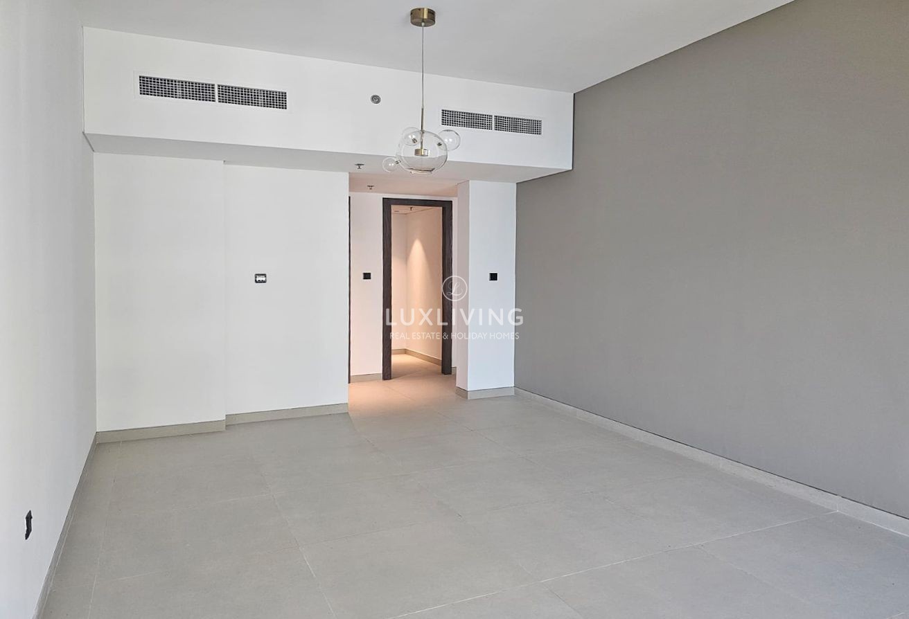 Must See Unit I Best Layout I Ready to Move-in