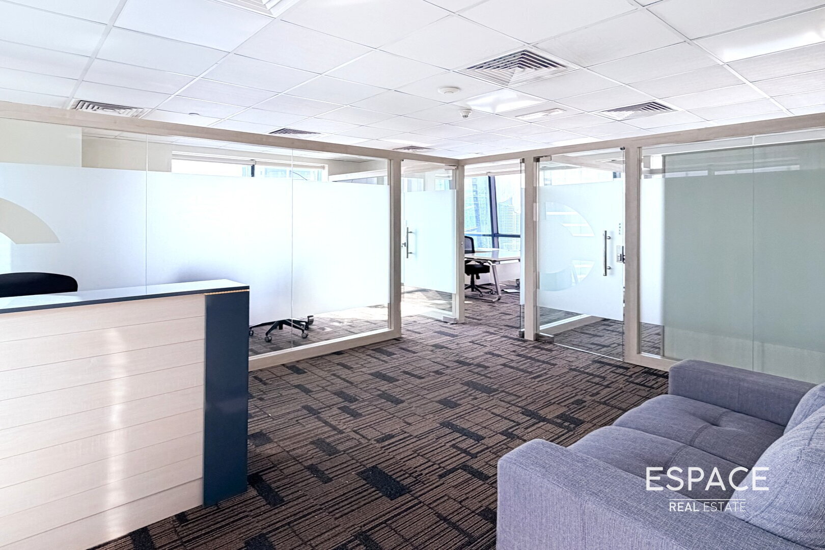 Close to Metro | Vacant | High Floor