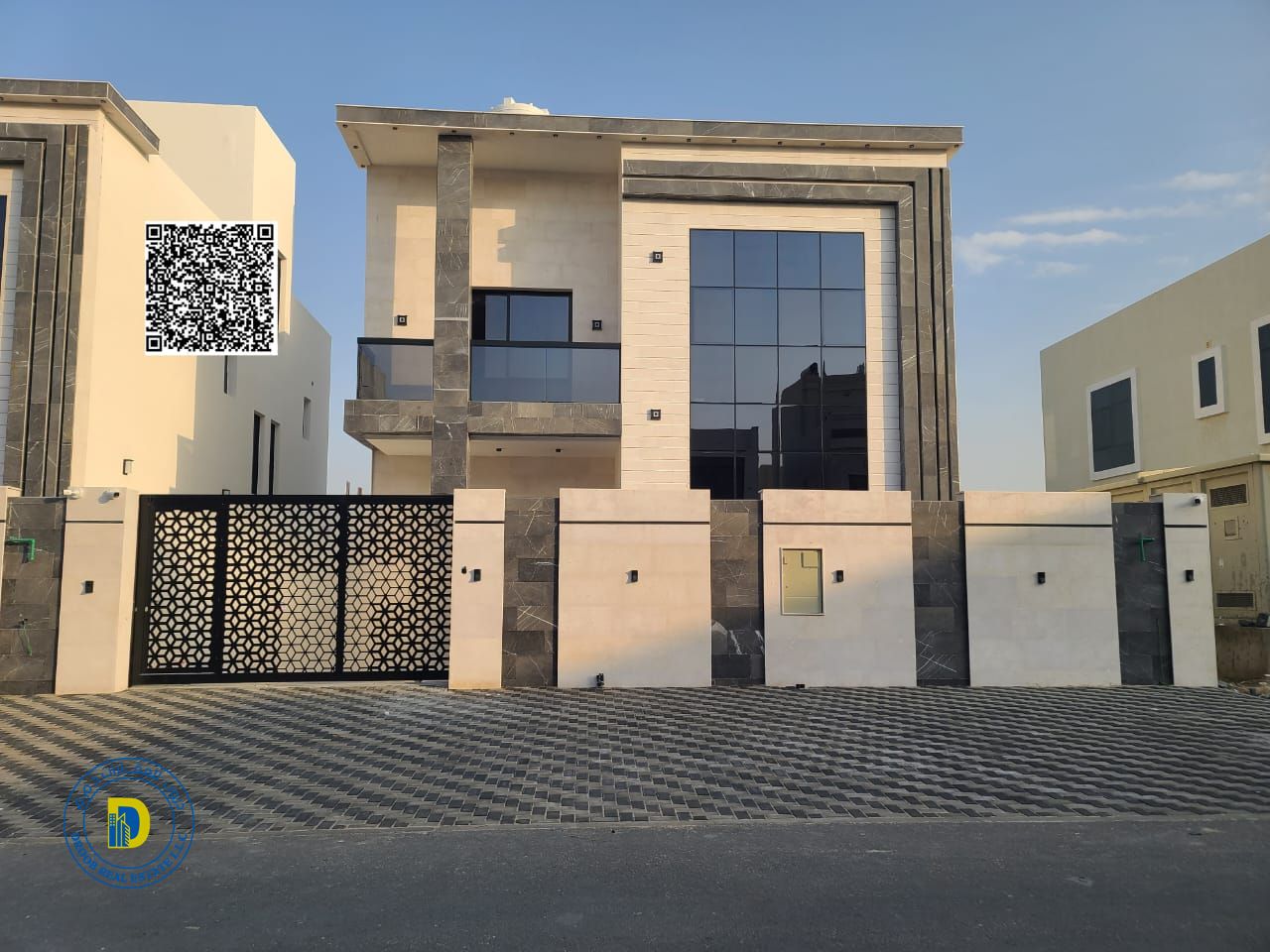 Villa for sale in a prime location and great price in Al-Amrah area. 6 bedrooms and a roof . Bank financing . Freehold .