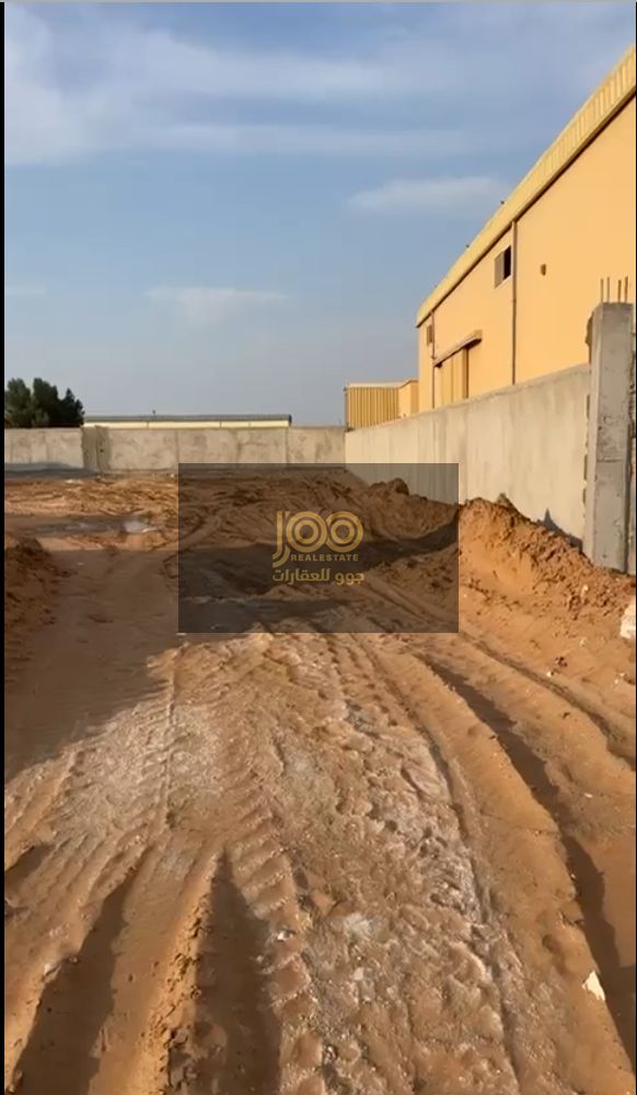 Available for annual rent: Industrial Yard in Umm Al Thoob | 15,000 sq. ft. | 70 kW power | Additional facilities available