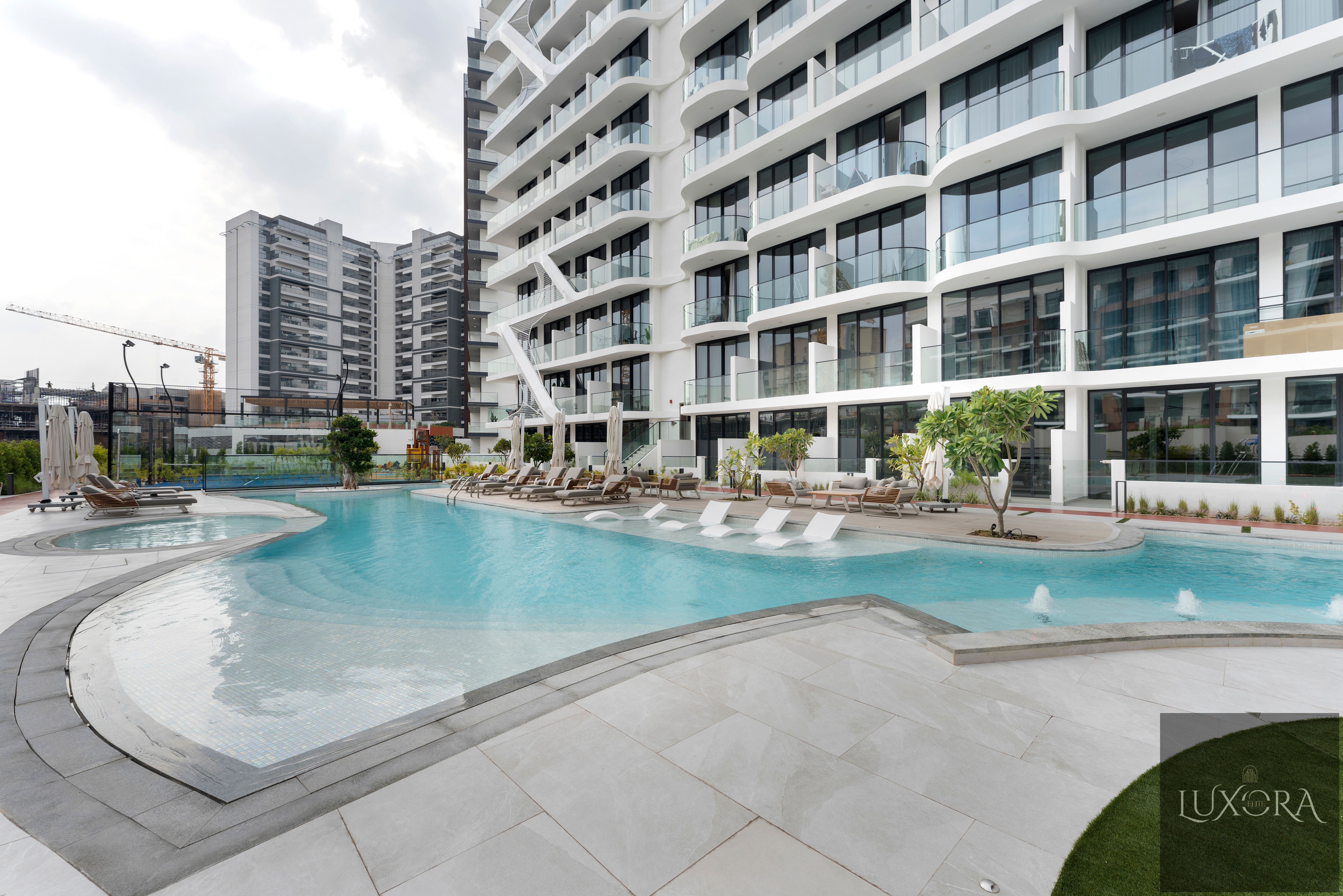 Premium Studio in Oxford Gardens | Pool & Gym | Arjan