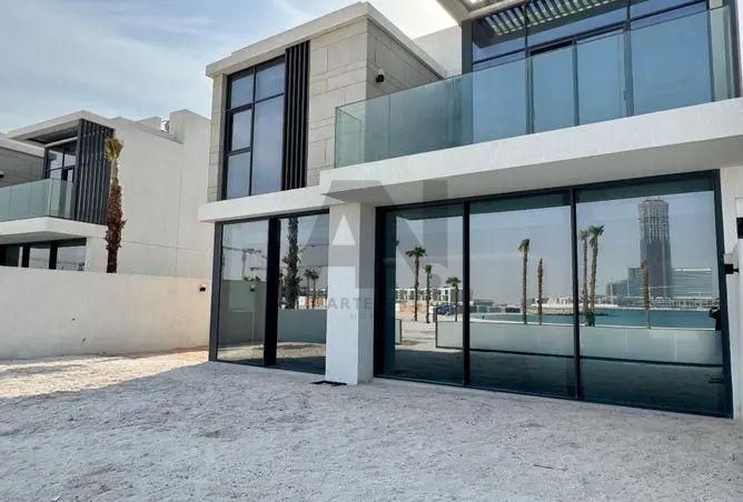 Stunning 4 BR Villa in Danah Bay with Wynn Casino Views