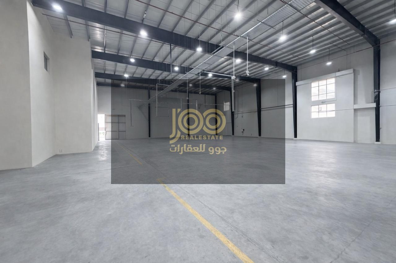 Electricity 550 / There is additional space behind the warehouse for extra work