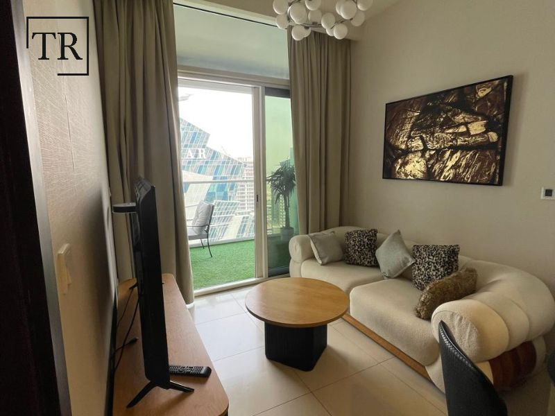 Canal Views | Modern Interiors | Private Balcony