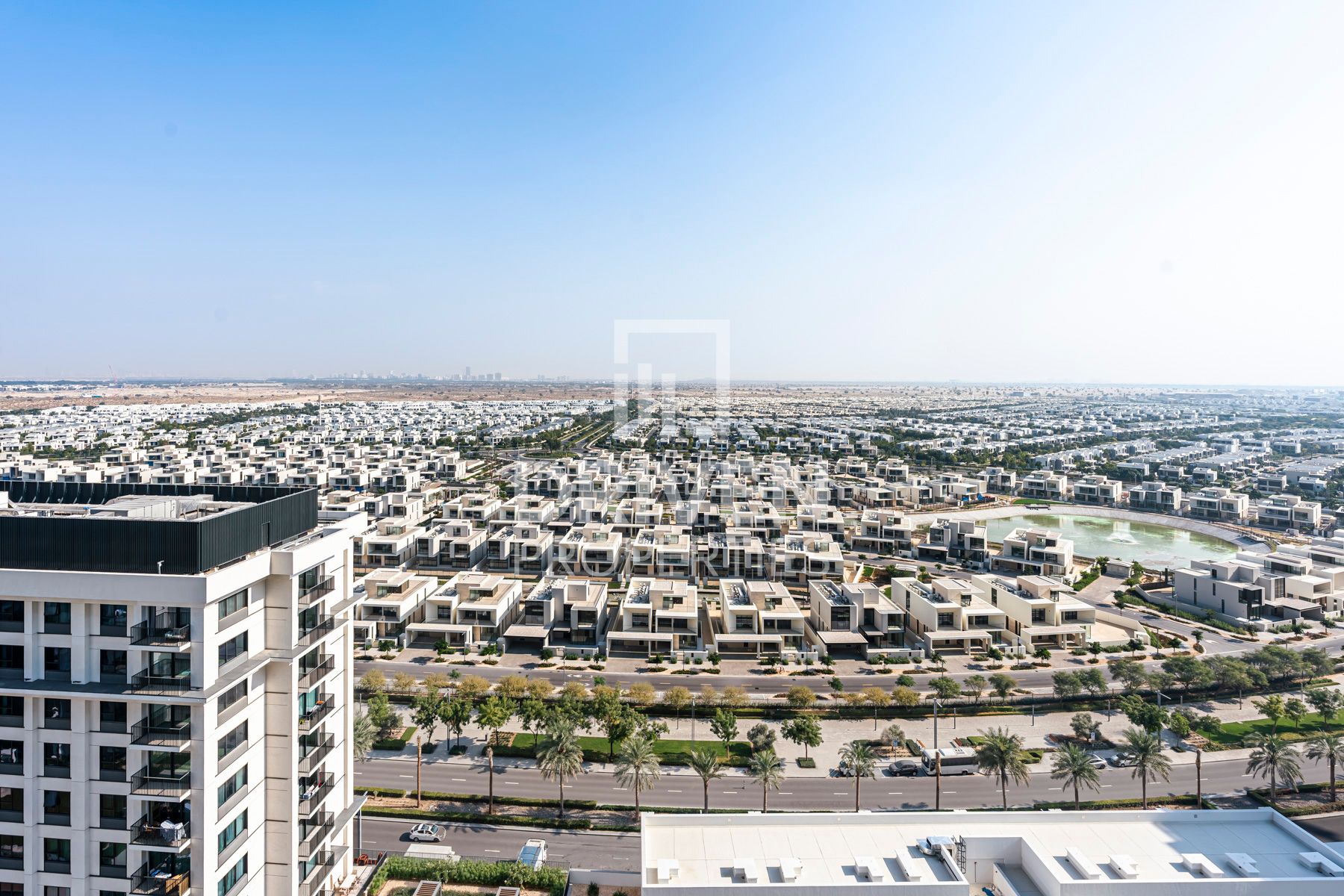 High floor | 12 cheques | Chiller Free | Vacant
