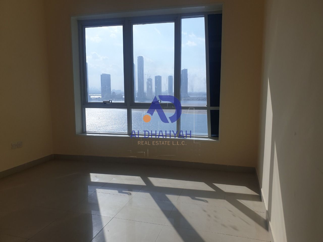 Apartment for sale in Sharjah - Al Khan - overlooking the lake - two bedrooms and a living room - 750,000 AED