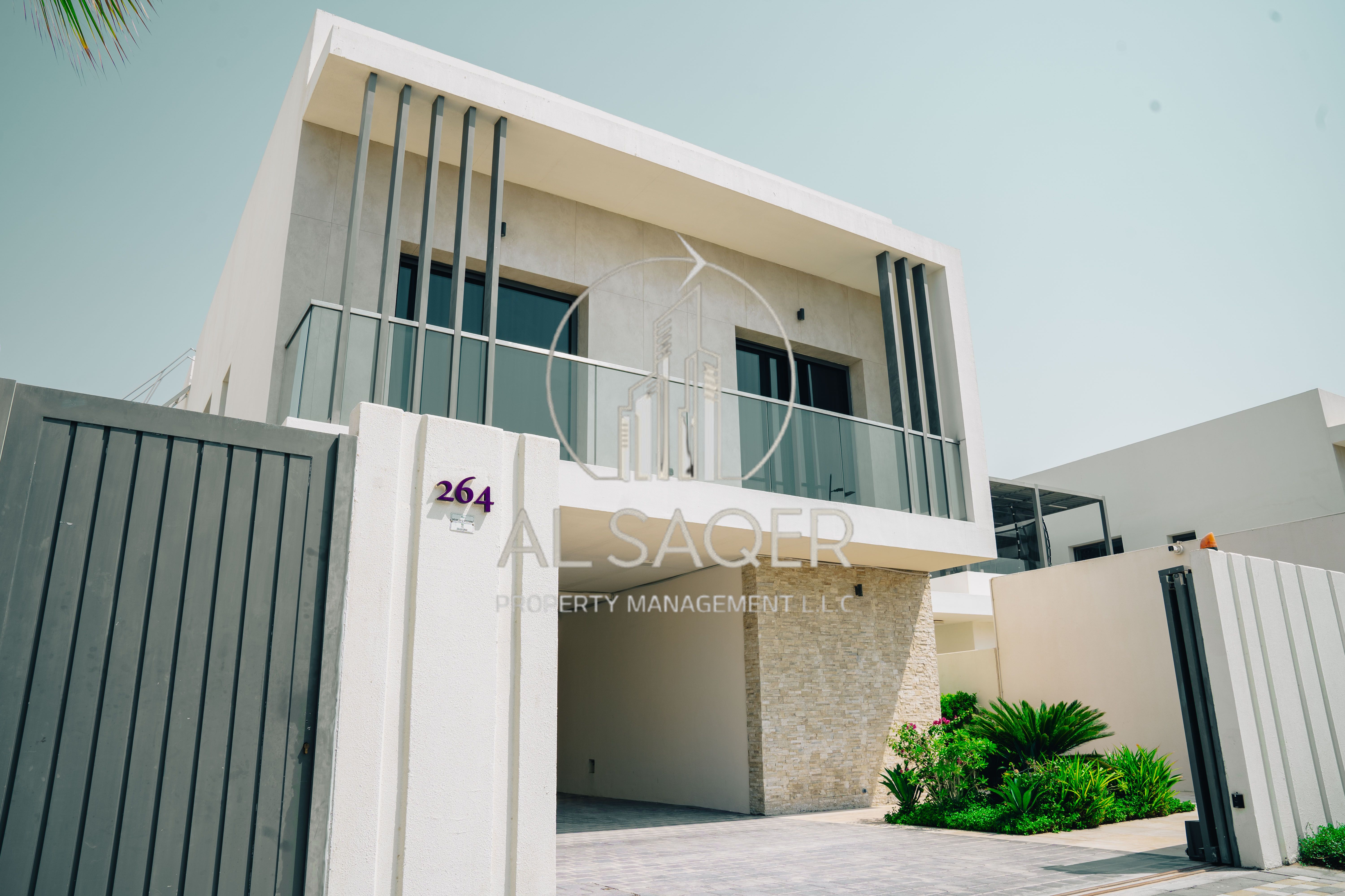 Luxury 4BR Golf-View Villa with Huge Pool | Fully Furnished | Yas Acres