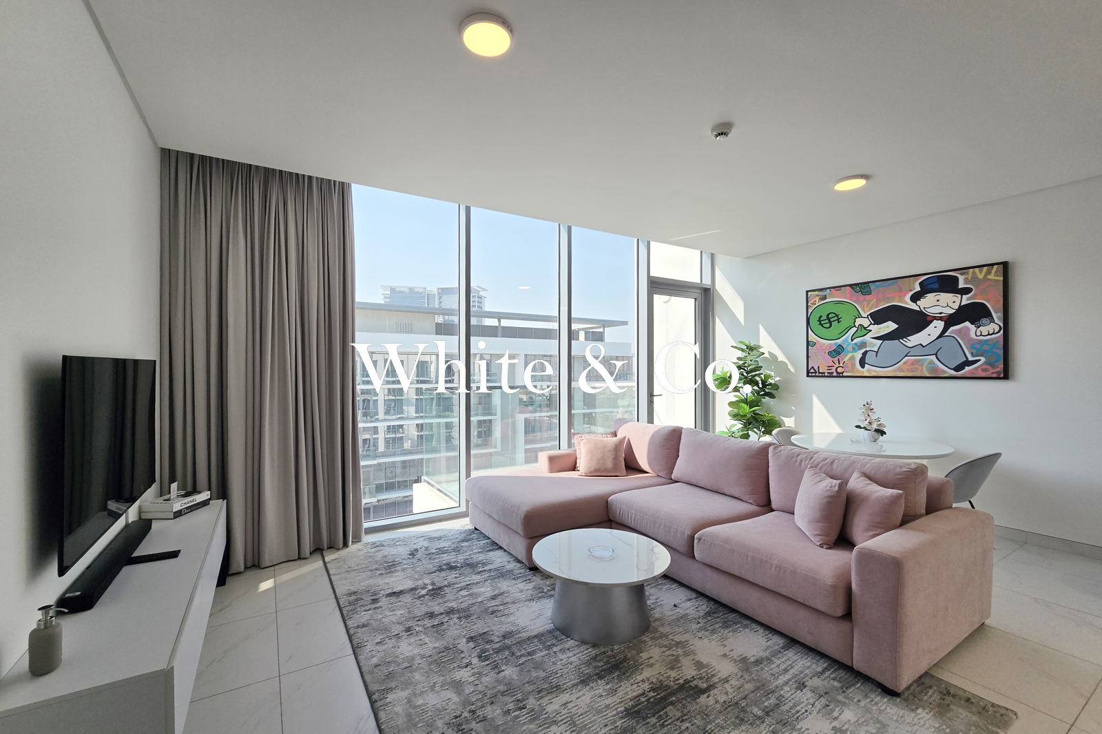 FULLY FURNISHED | VACANT | STYLISH