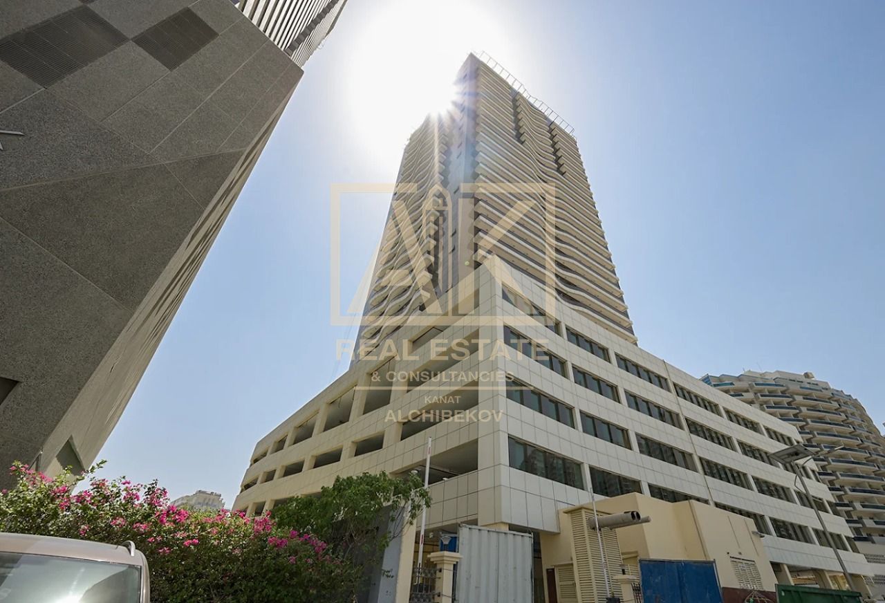 Modern Studio with Balcony | Dubai Sports City