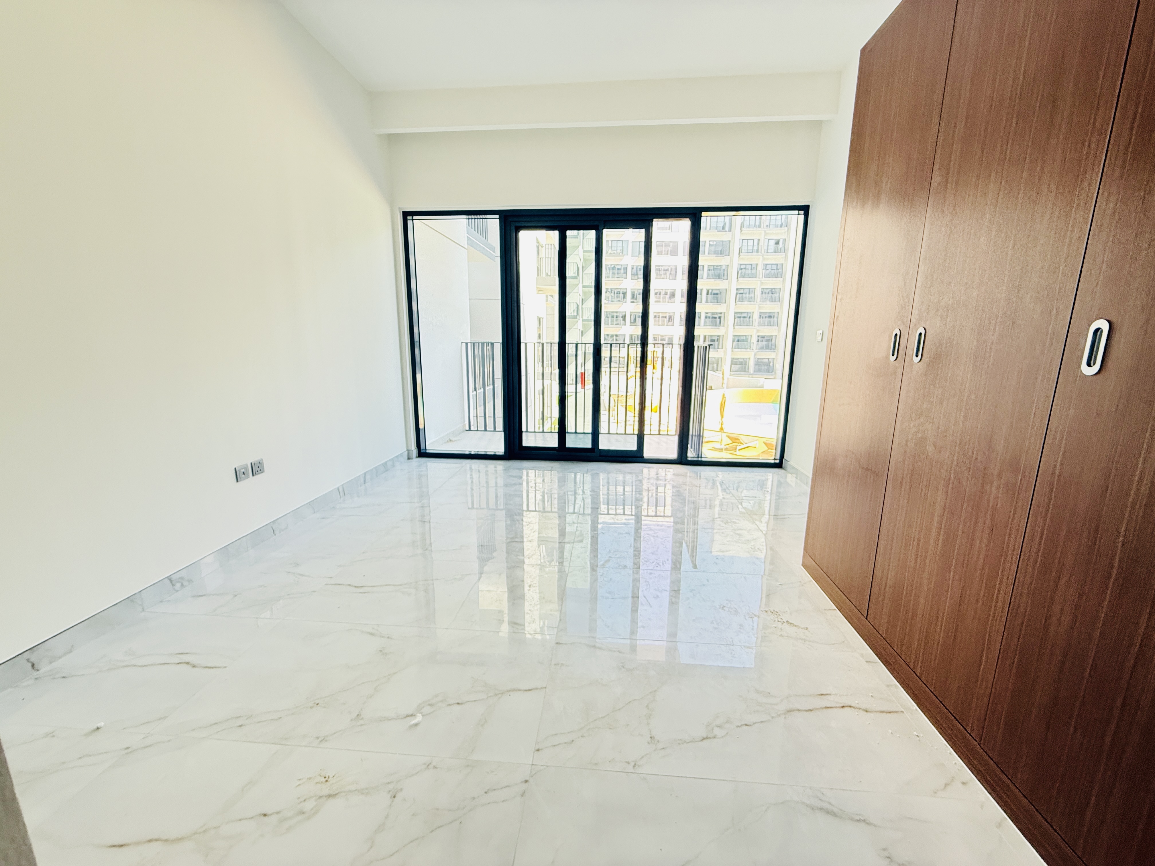 Brand New // AC Free Spacious Studio Flat Just 47k Rent 4 Cheques & Kitchen Appliances