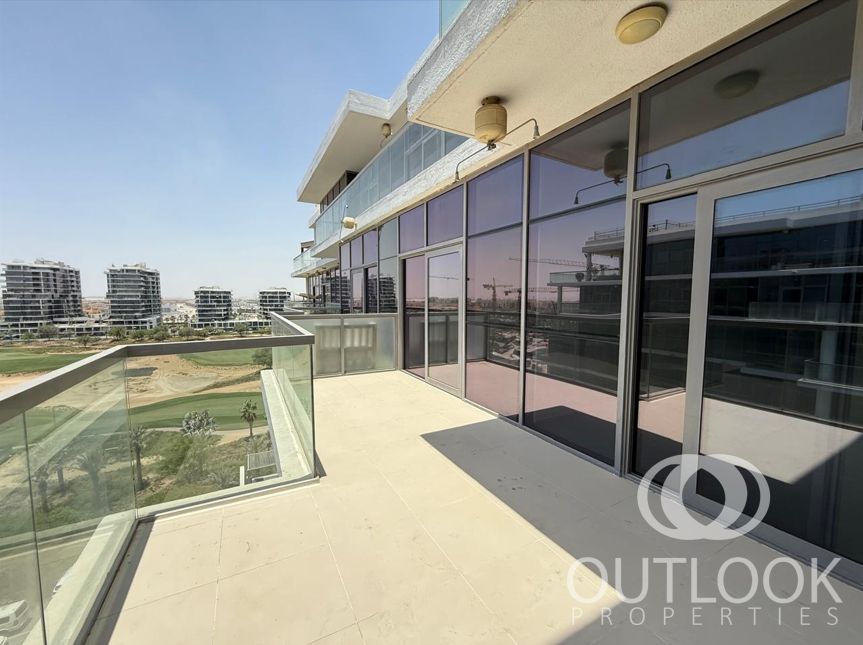 Stunning Golf Views I Spacious I Ready to Move in