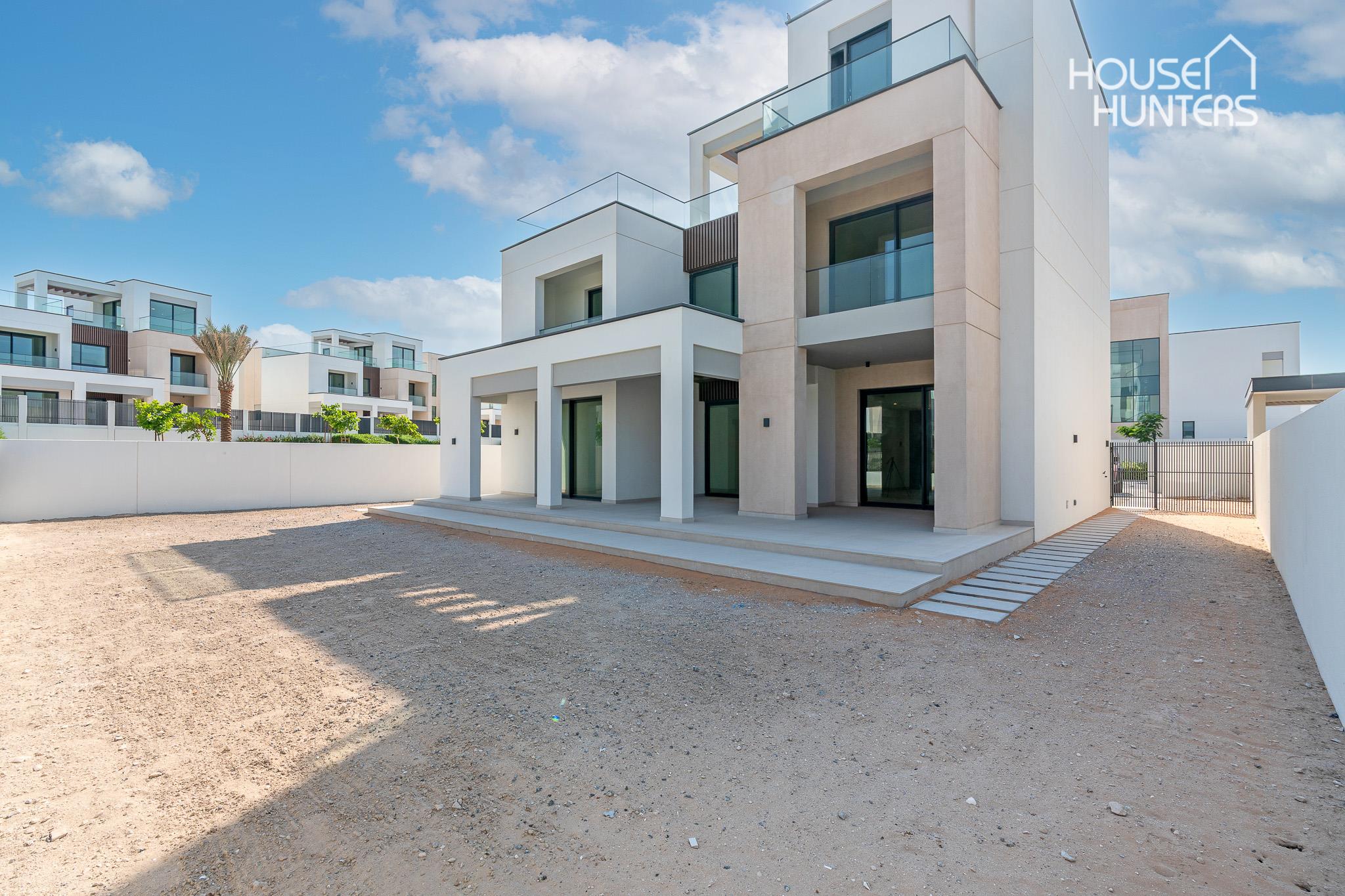 Park view | Big Plot | Excellent location