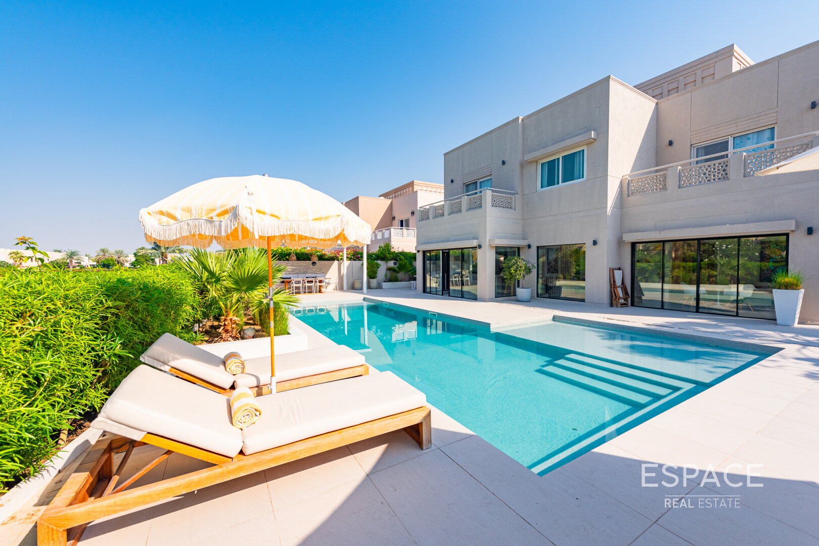 Lake View | Cul De Sac Location | Meadows