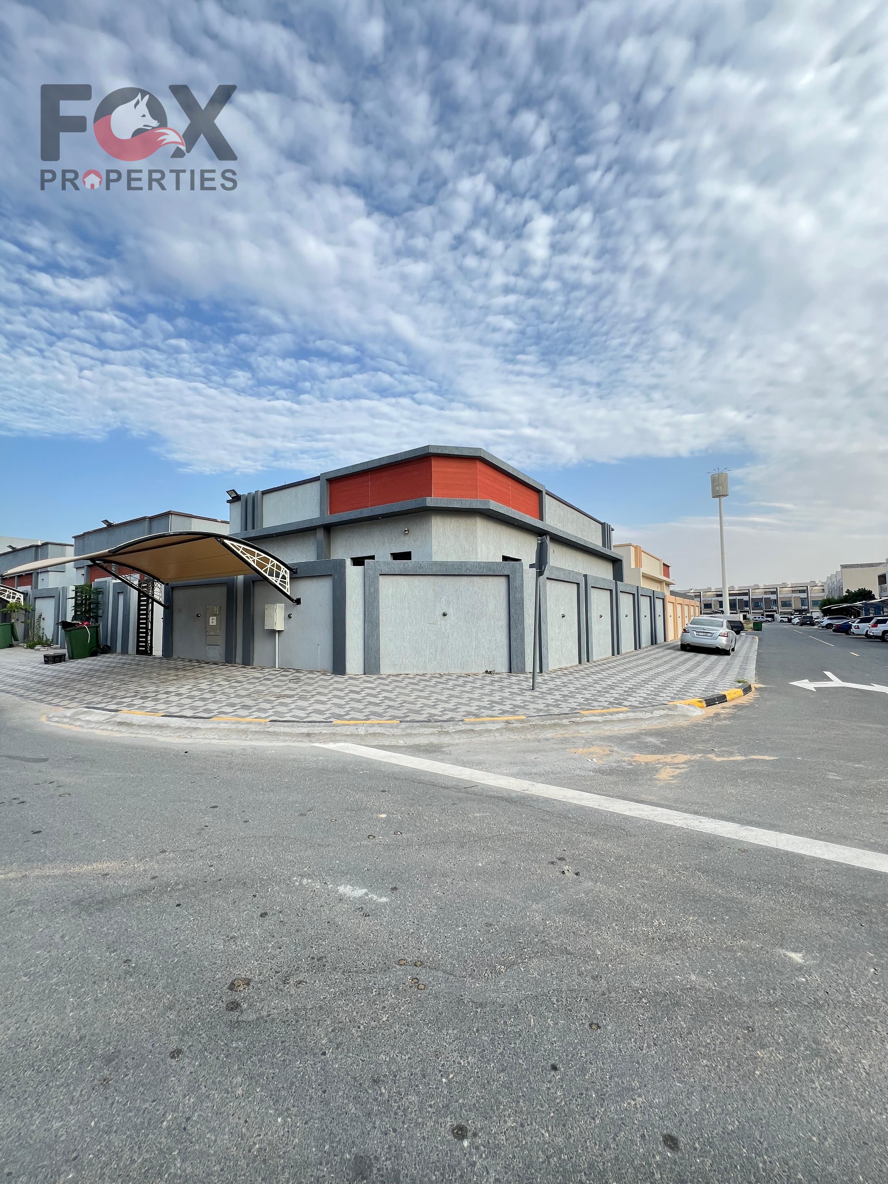 Ground floor corner villa for sale in Al Zahia, with an area of 3 square meters, featuring 3 bedrooms, a living room, a dining room, a kitchen, and
