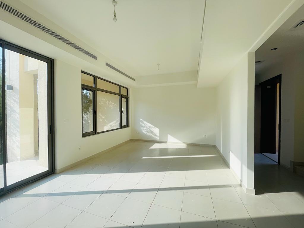 SPECIOUS | 3BR + MAID | UNFURNSIHED | VACANT SOON