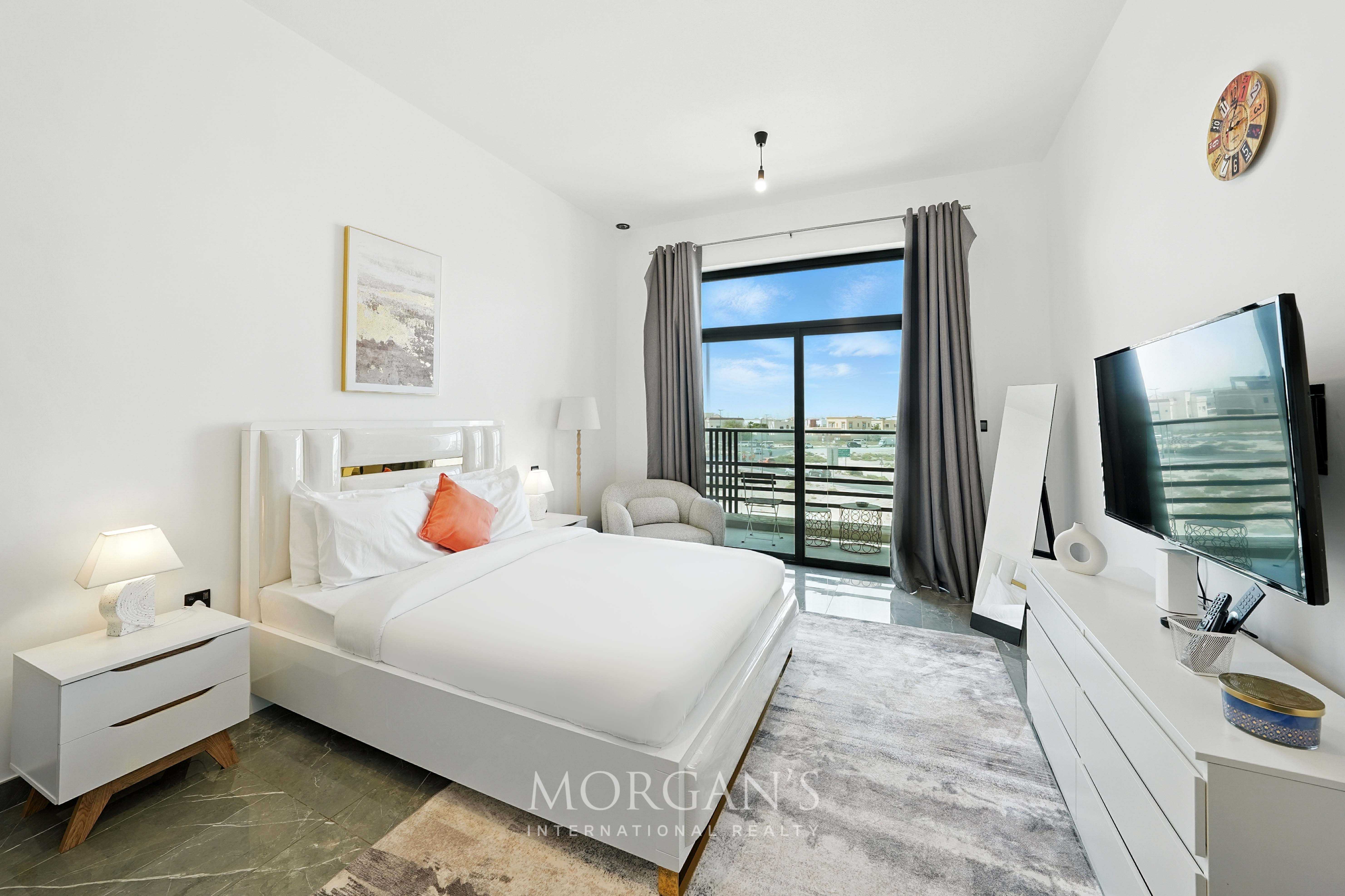 Joya Blanca | Studio Furnished | Community View