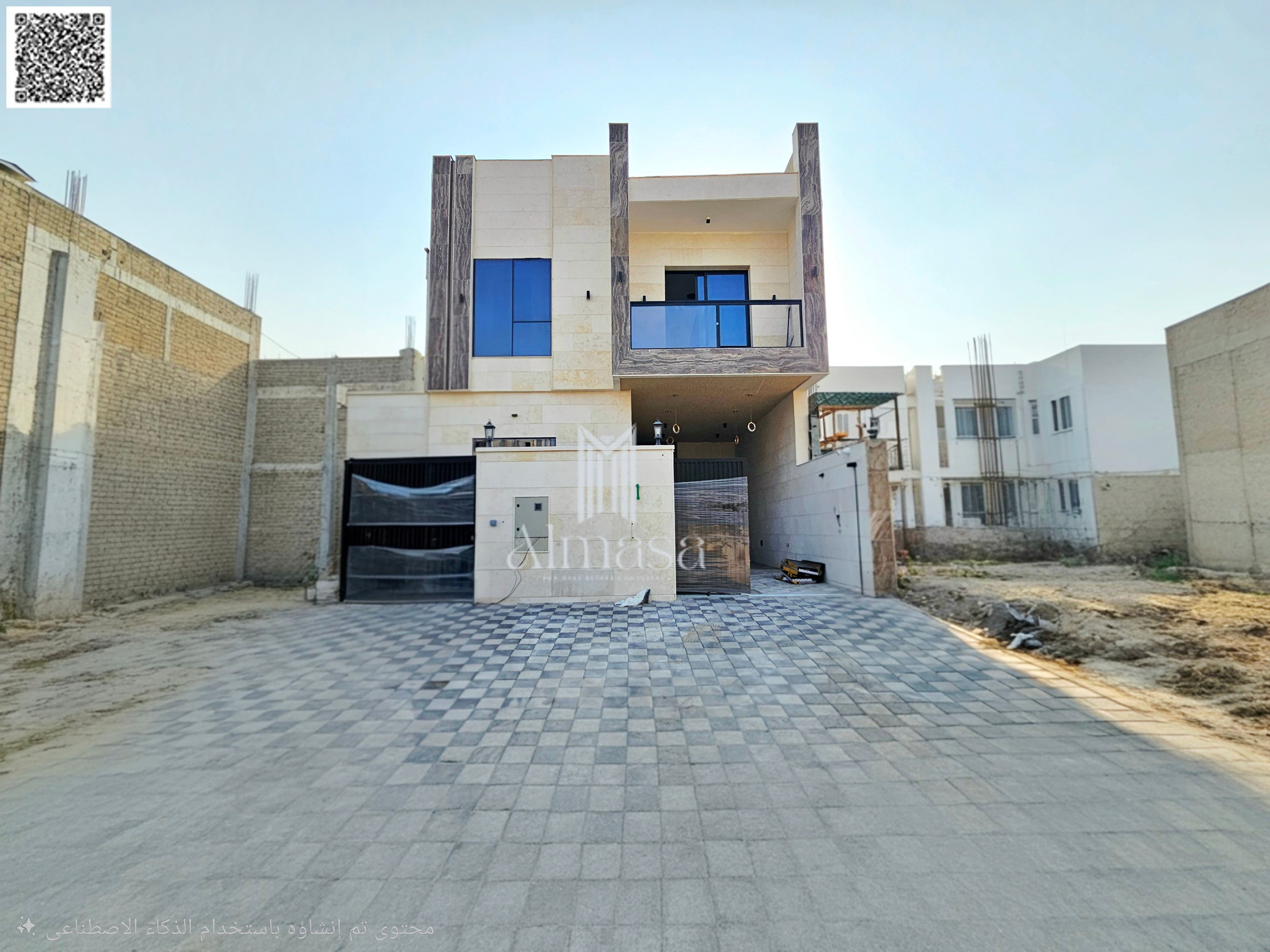 Modern villa, close to the main street, with spacious areas, registration fees included.
