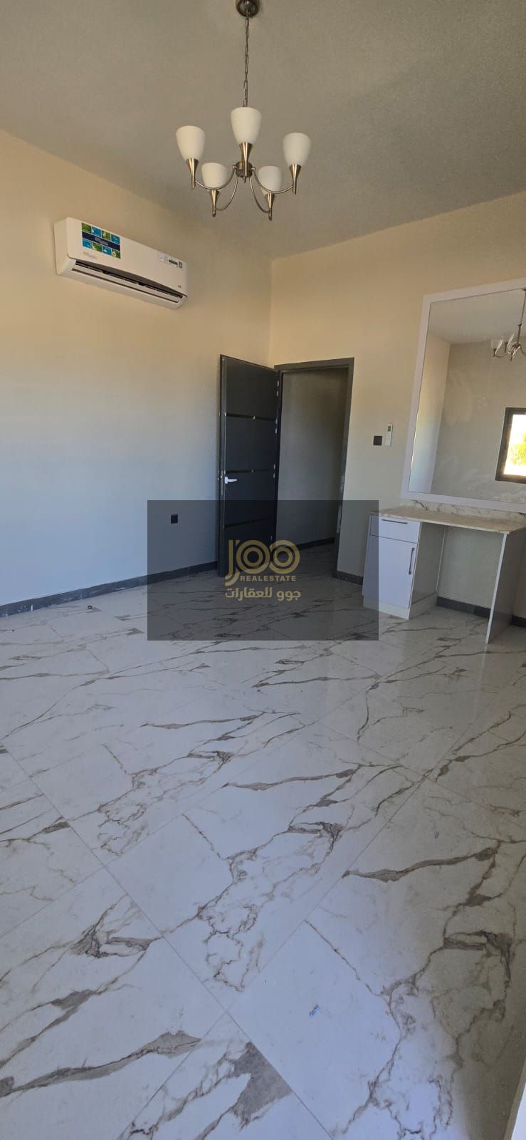 A residential villa in the Al Ras area, a quiet location suitable for families only. The villa consists of four spacious bedrooms.
